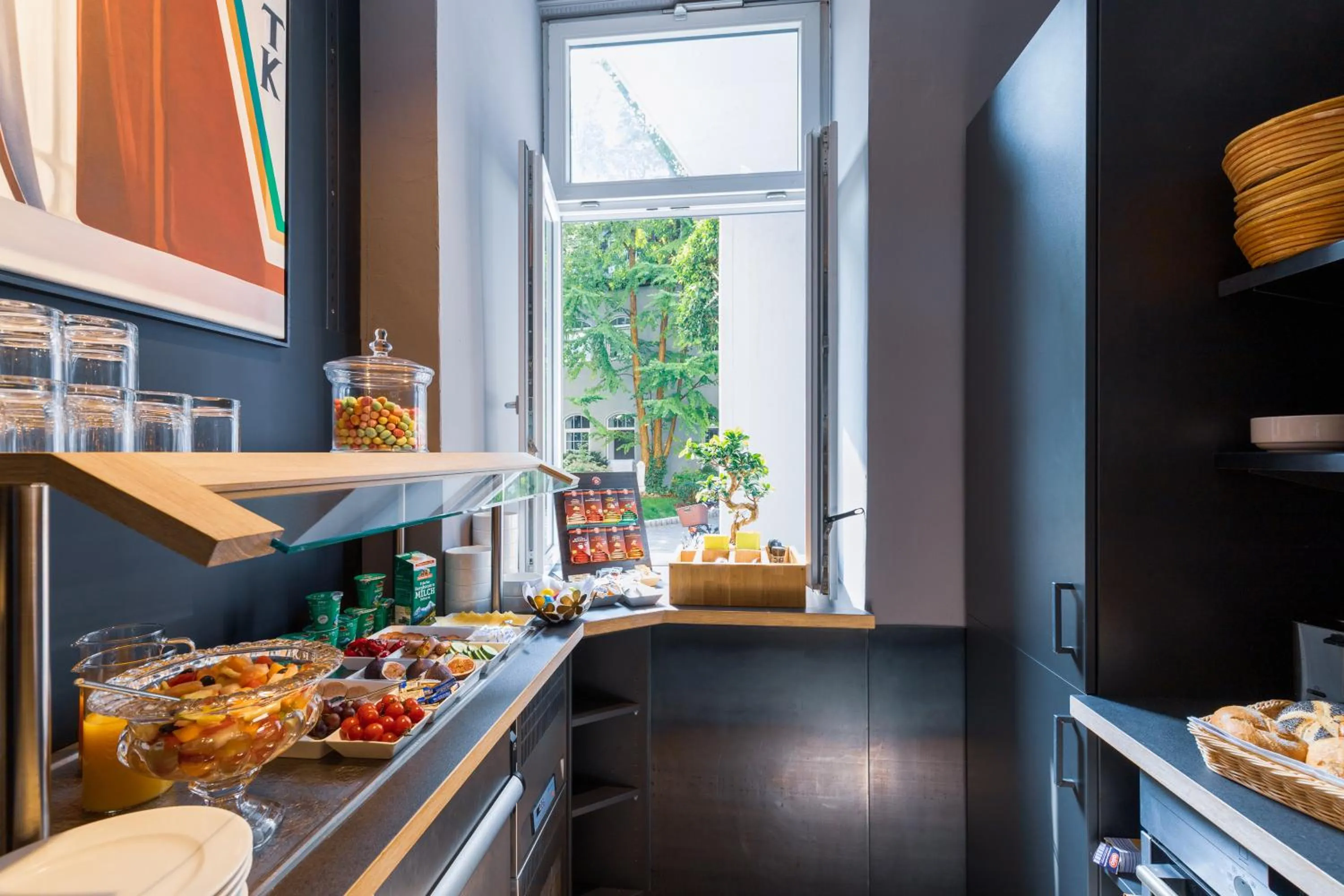 Buffet breakfast in mk hotel münchen max-weber-platz