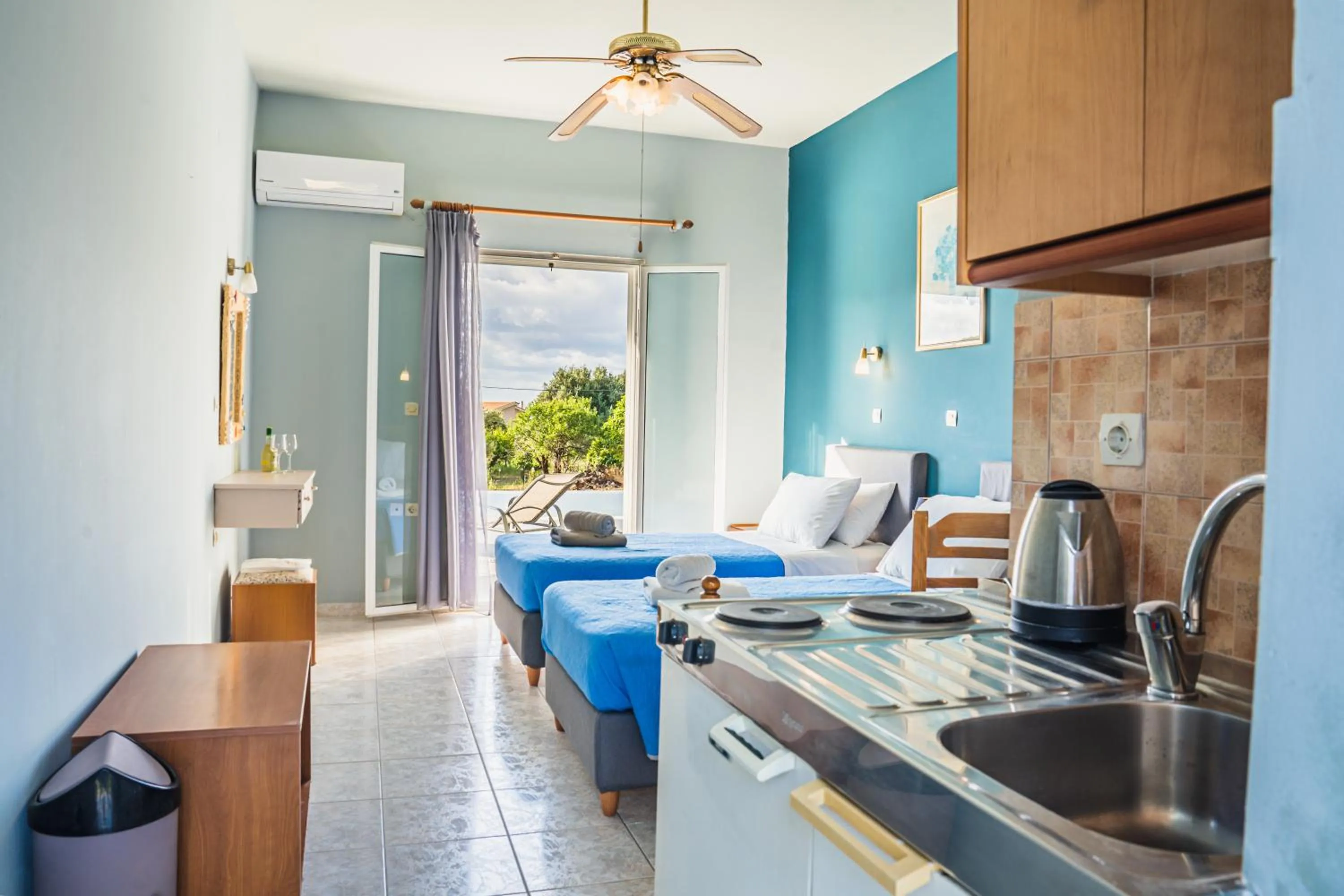 Bedroom in Anastasia Studios Katelios