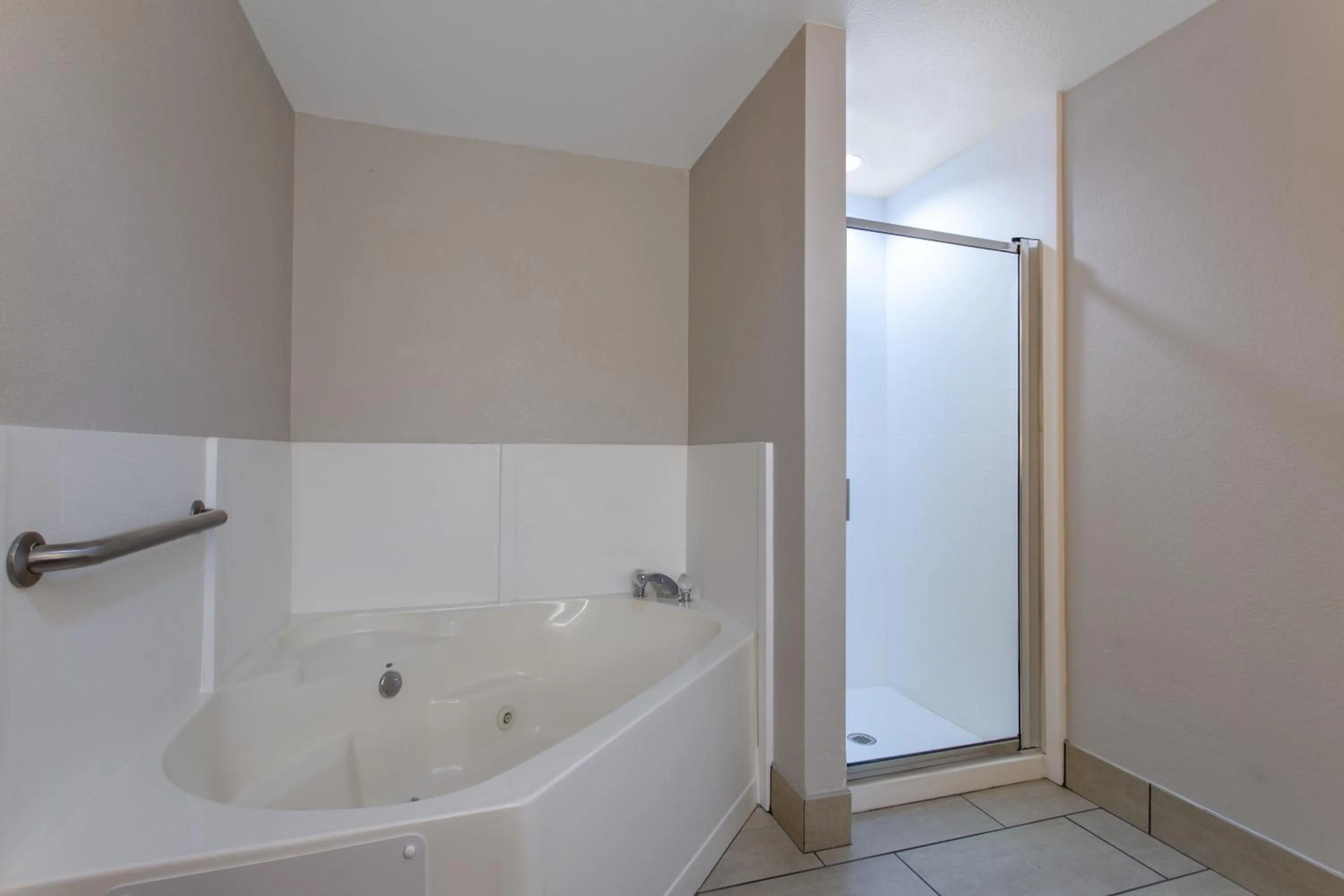 Bathroom in Holiday Inn Express Silver Springs - Ocala by IHG