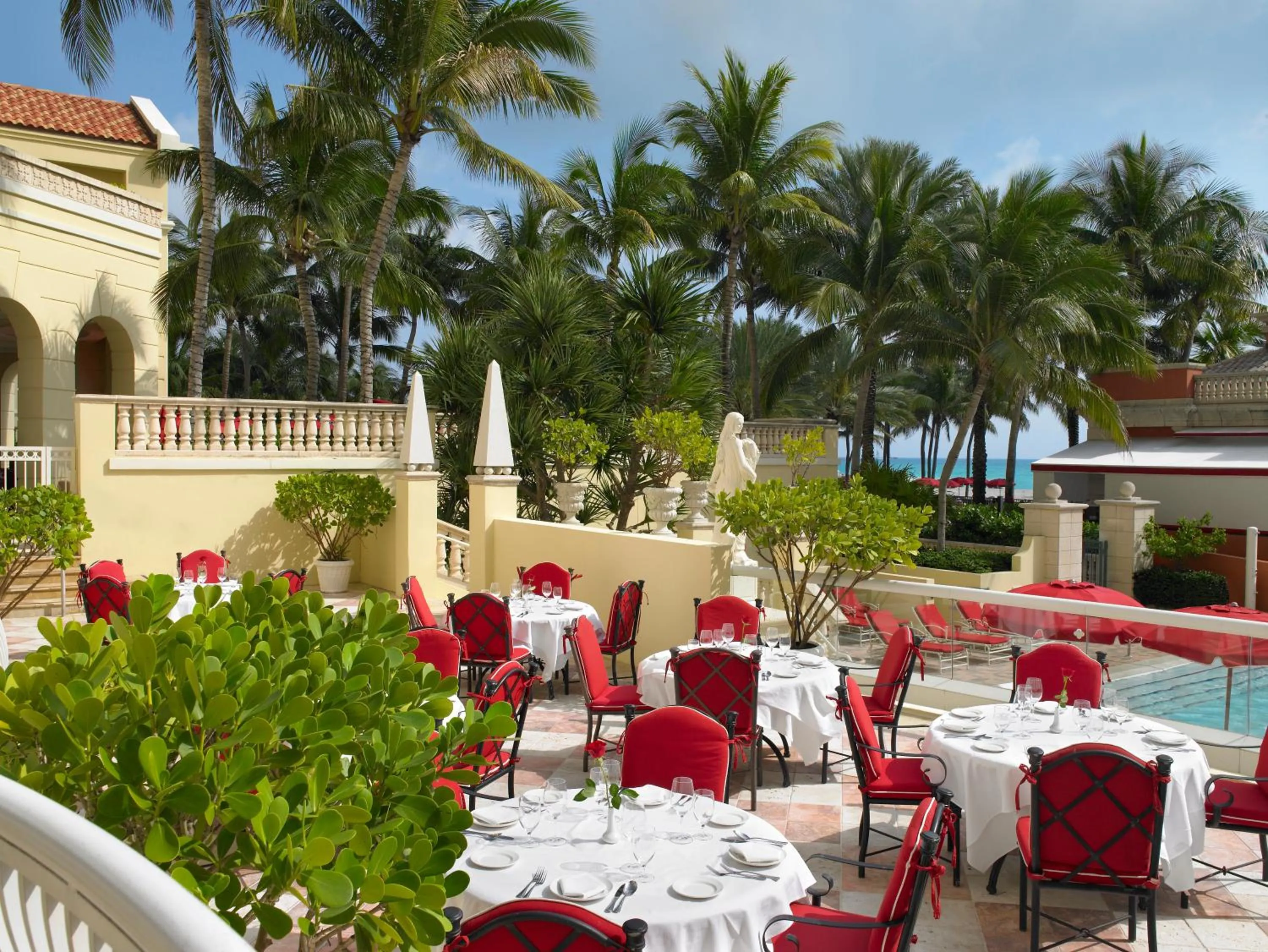Restaurant/places to eat in Acqualina Resort and Residences