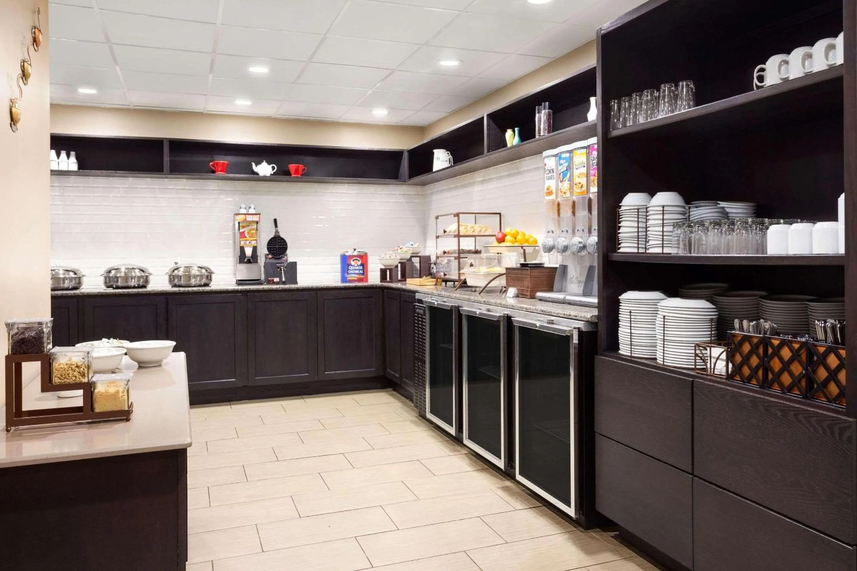 Breakfast in Country Inn & Suites by Radisson, San Antonio Lackland AFB - SeaWorld Area