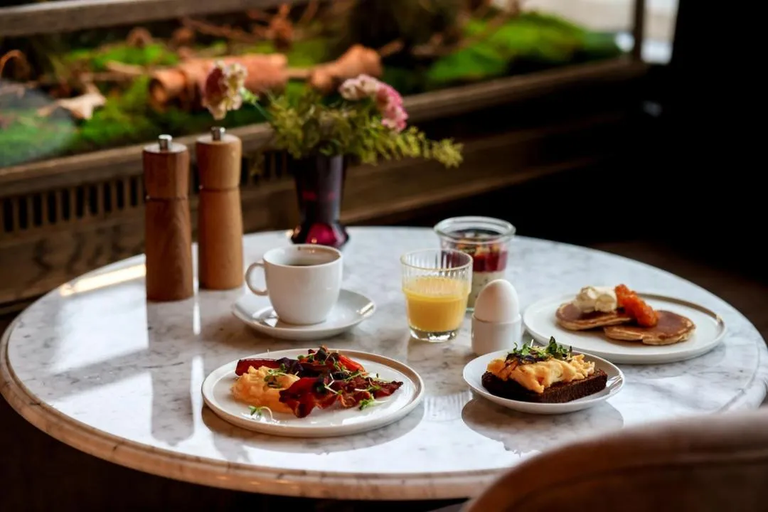 Breakfast in Villa Foresta