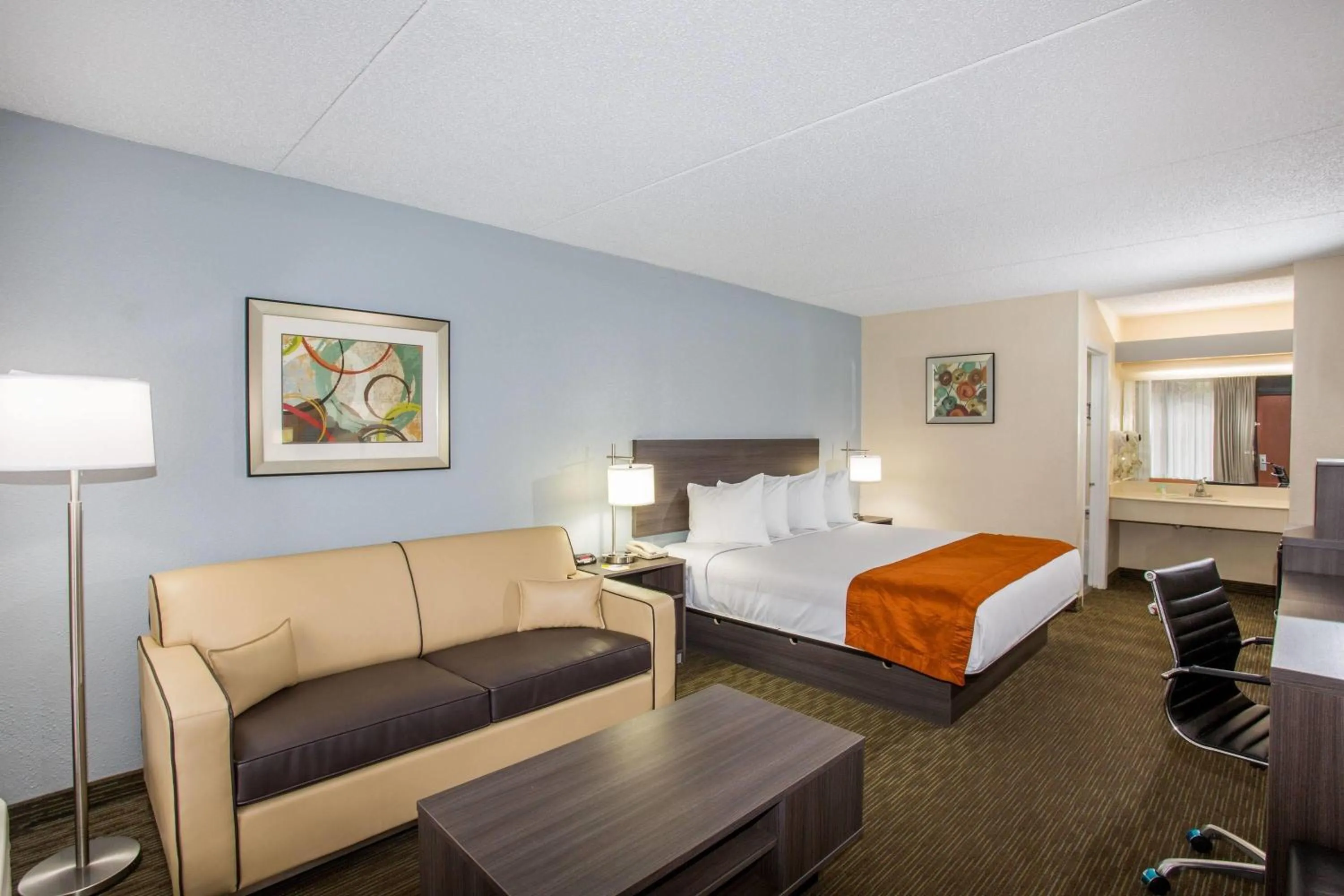 Photo of the whole room, Bed in Days Inn & Suites by Wyndham Orlando Airport