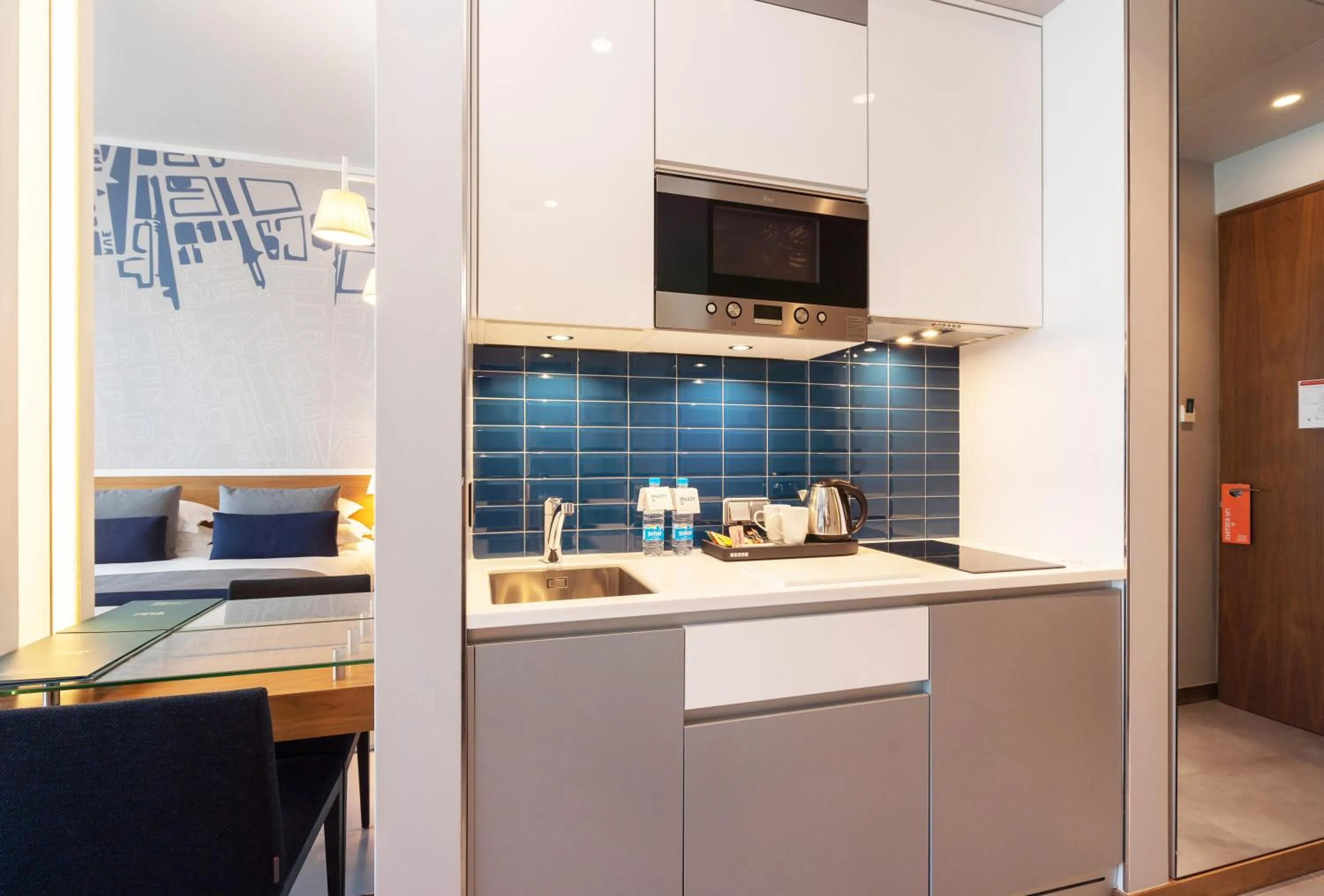 Kitchen or kitchenette in The Key Beirut