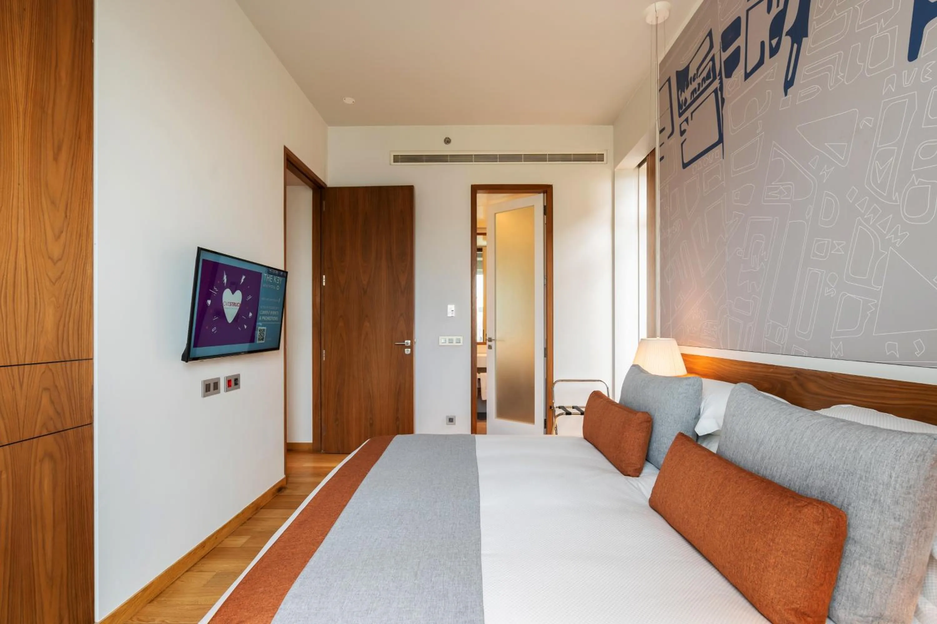 Bedroom, Bed in The Key Beirut