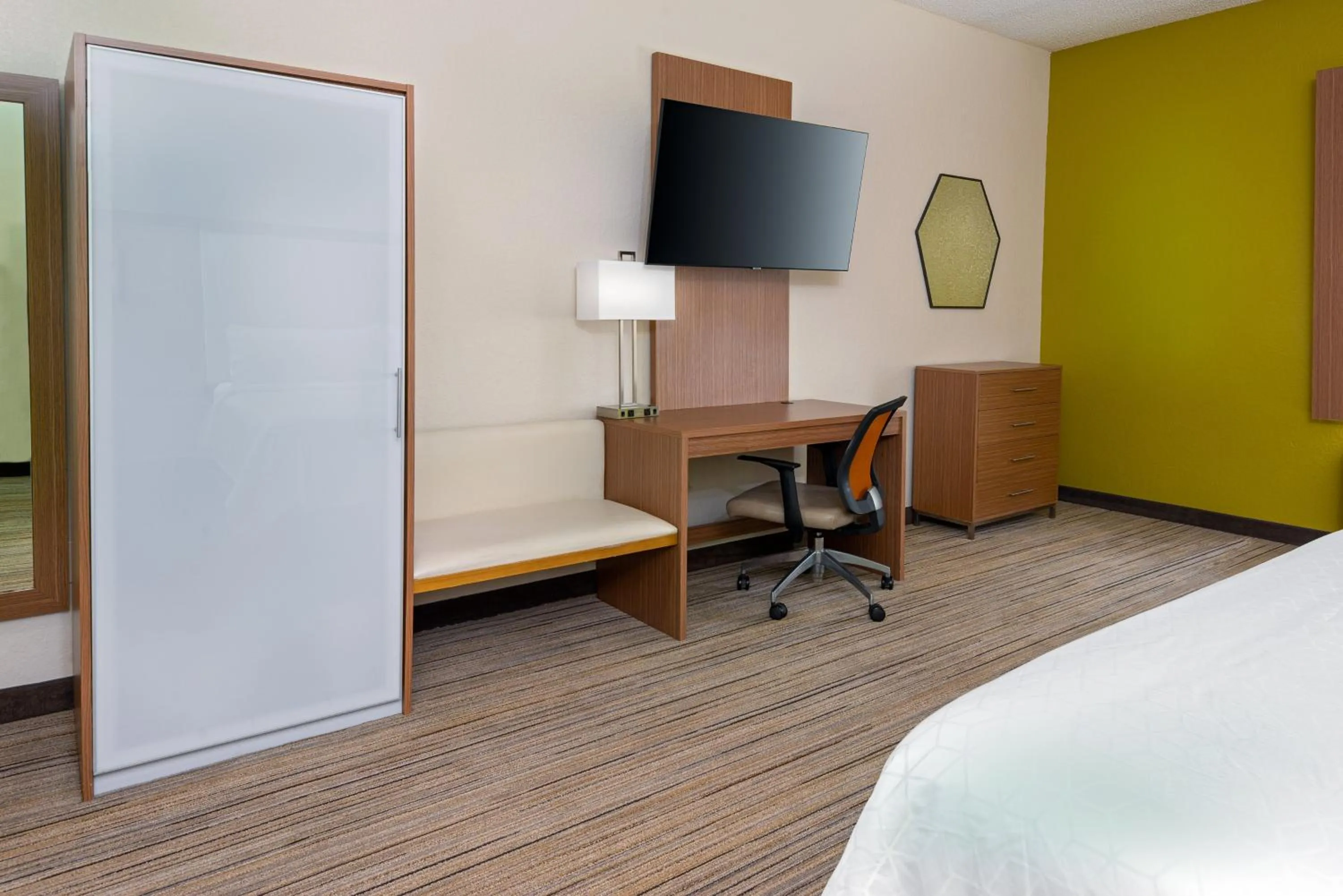 Photo of the whole room, Bed in Holiday Inn Express Hotel & Suites Bonita Springs/Naples by IHG