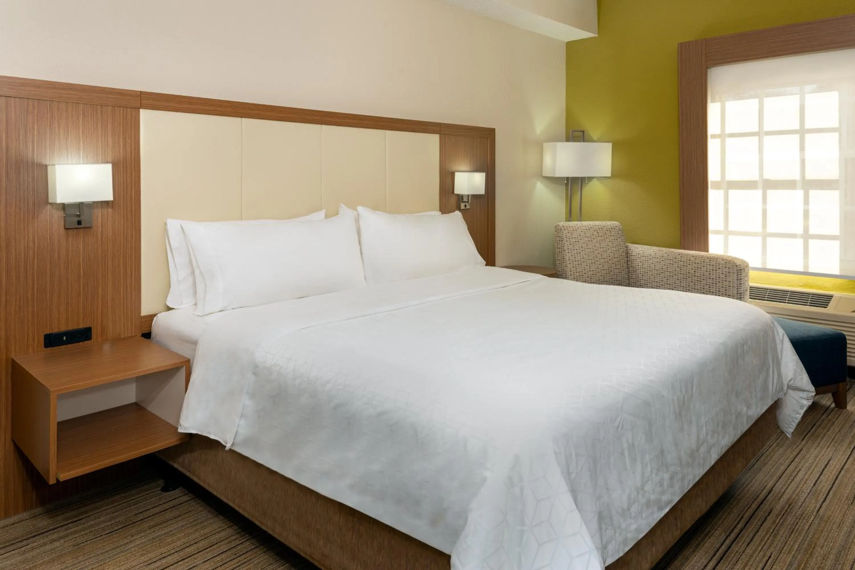 Photo of the whole room, Bed in Holiday Inn Express Hotel & Suites Bonita Springs/Naples by IHG