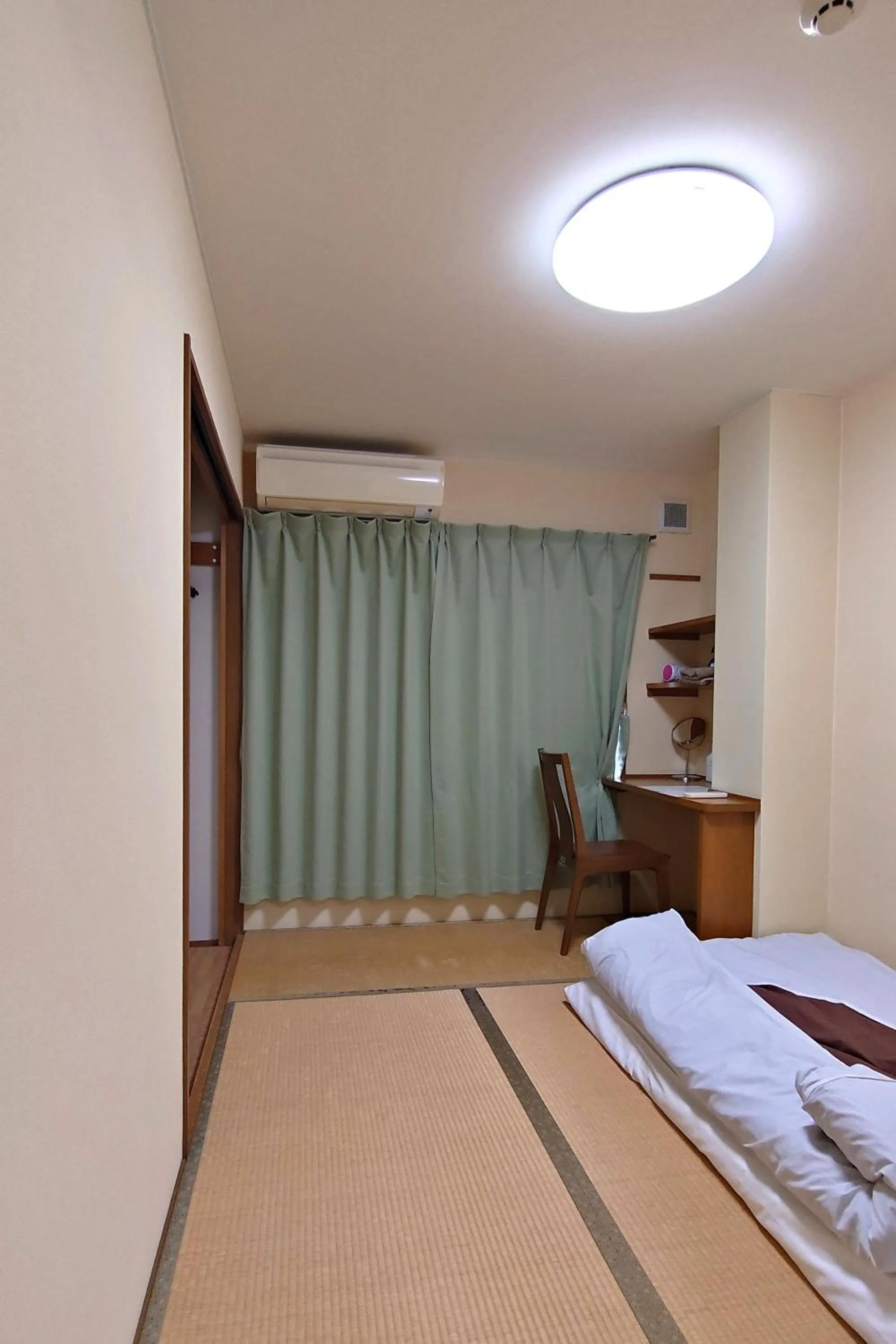 Photo of the whole room, Bed in Guesthouse Kyoto Abiya