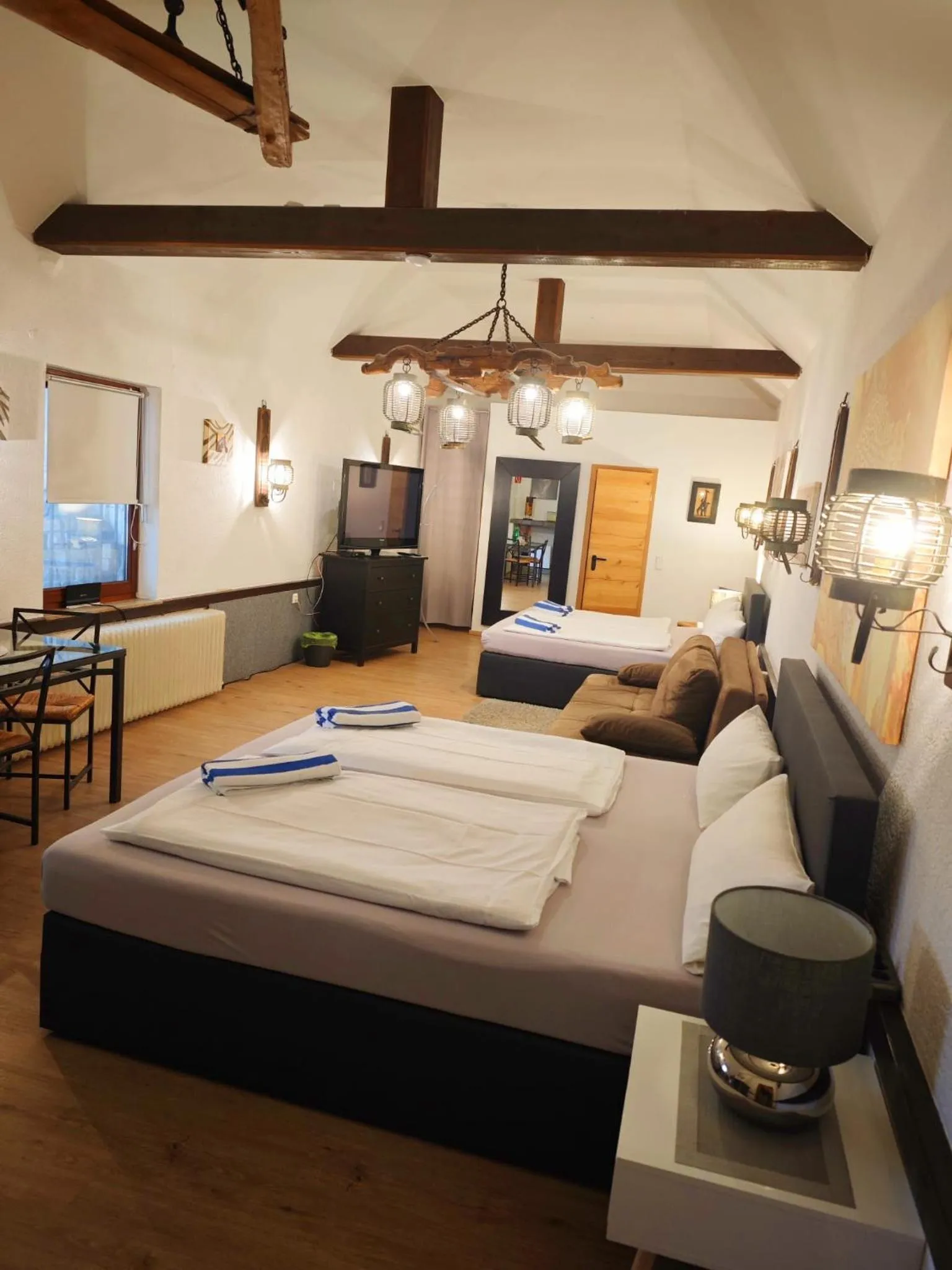 Pension Riverside in Leverkusen Hitdorf am Rhein - Zentral an der A1 und 59