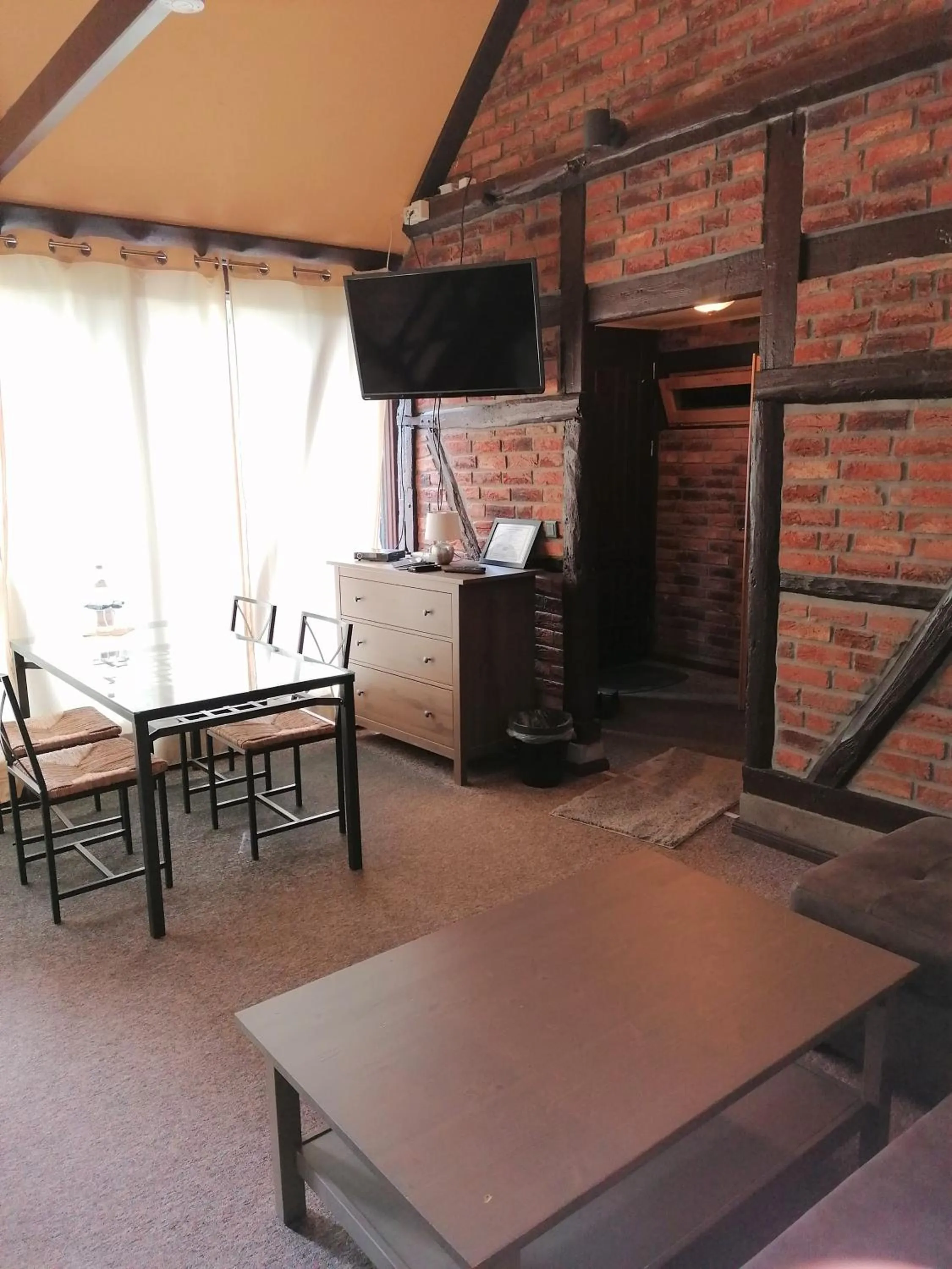 Living room in Pension Riverside in Leverkusen Hitdorf am Rhein - Zentral an der A1 und 59