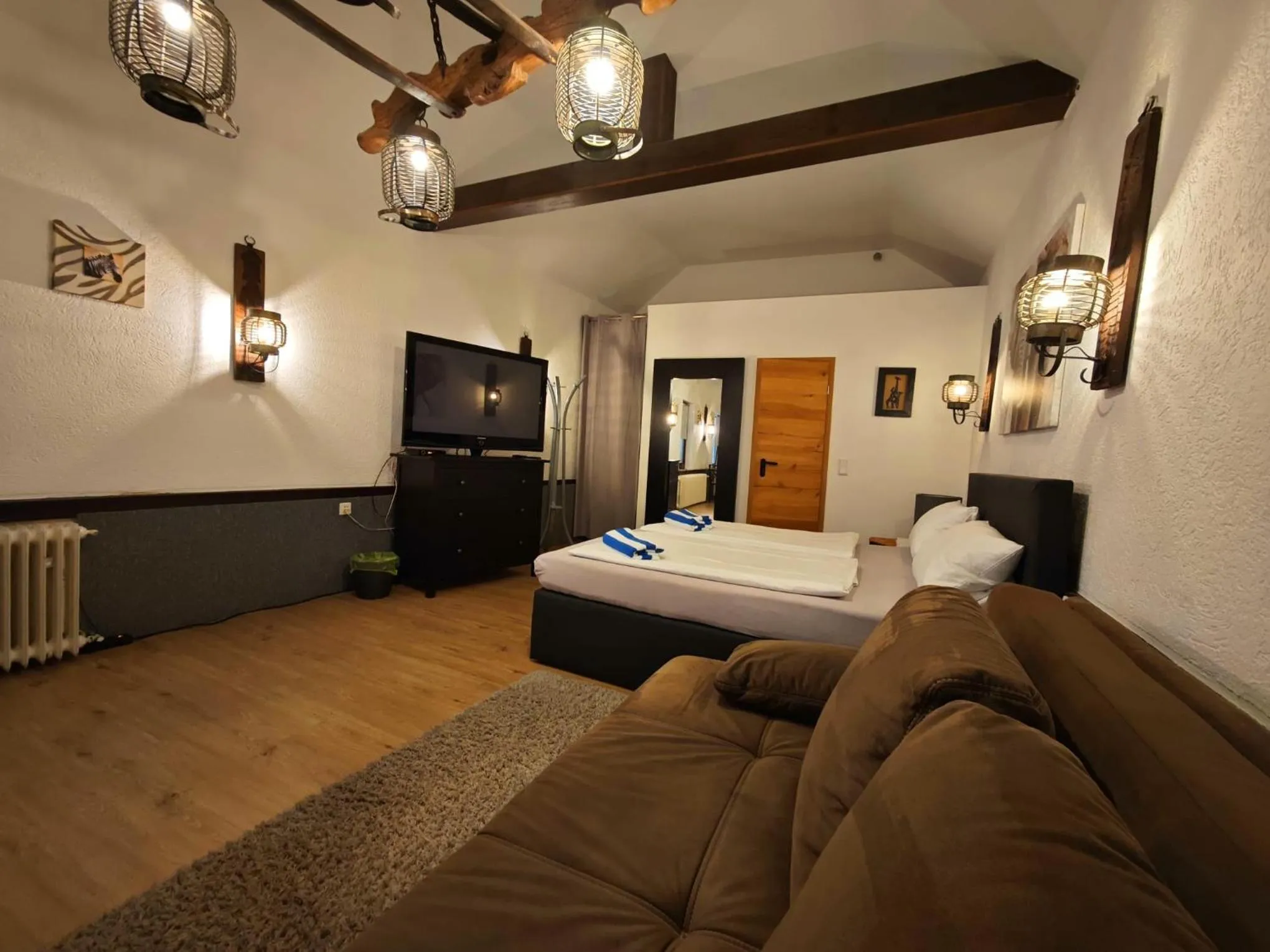 Pension Riverside in Leverkusen Hitdorf am Rhein - Zentral an der A1 und 59