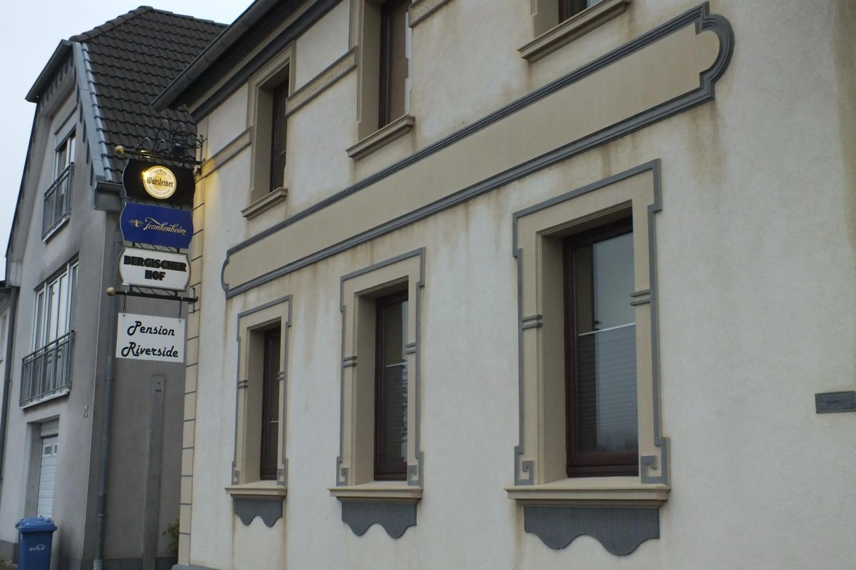 Property logo or sign in Pension Riverside in Leverkusen Hitdorf am Rhein - Zentral an der A1 und 59