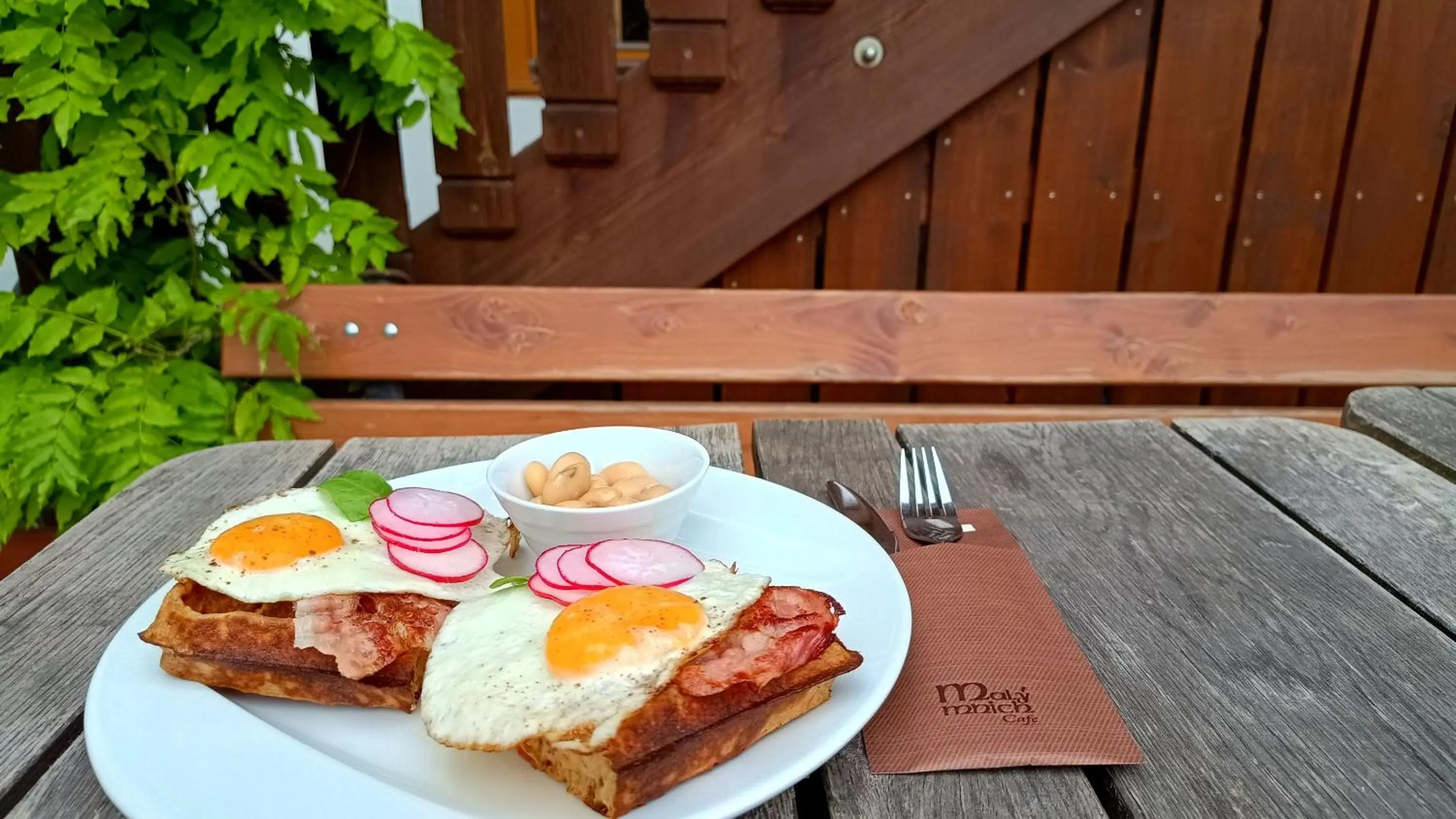 Restaurant/places to eat in Apartmány Malý mnich