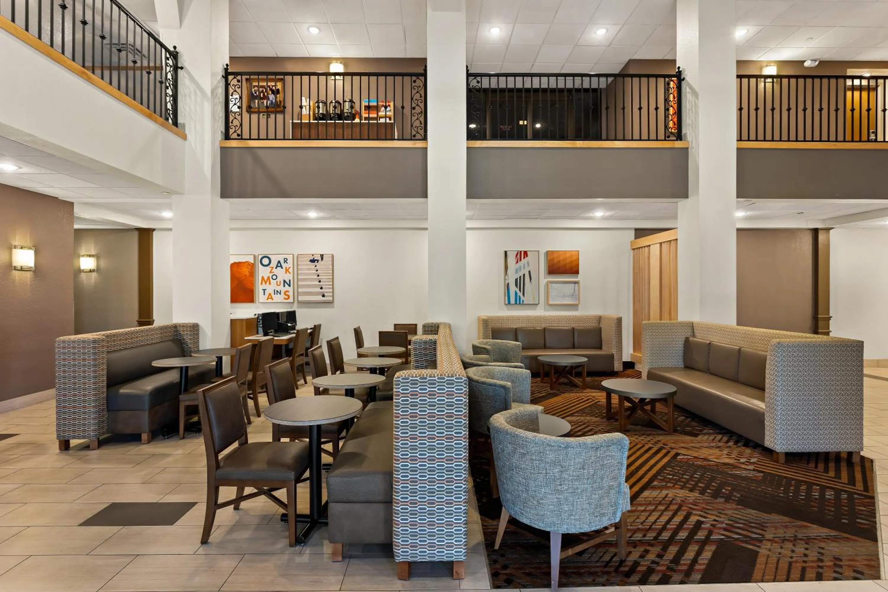 Lobby or reception in Holiday Inn Express Branson- Green Mountain Drive by IHG