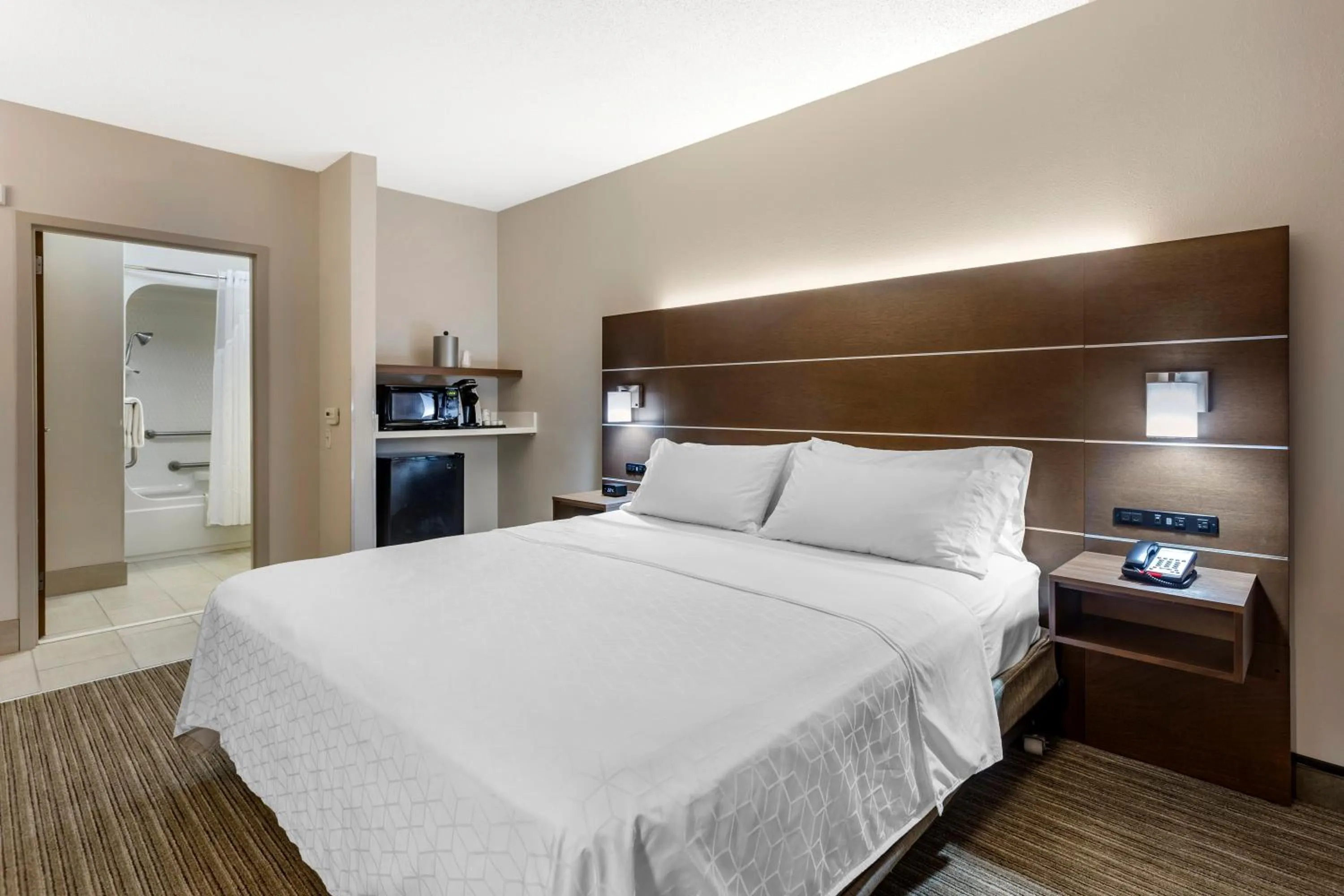 Photo of the whole room, Bed in Holiday Inn Express Branson- Green Mountain Drive by IHG