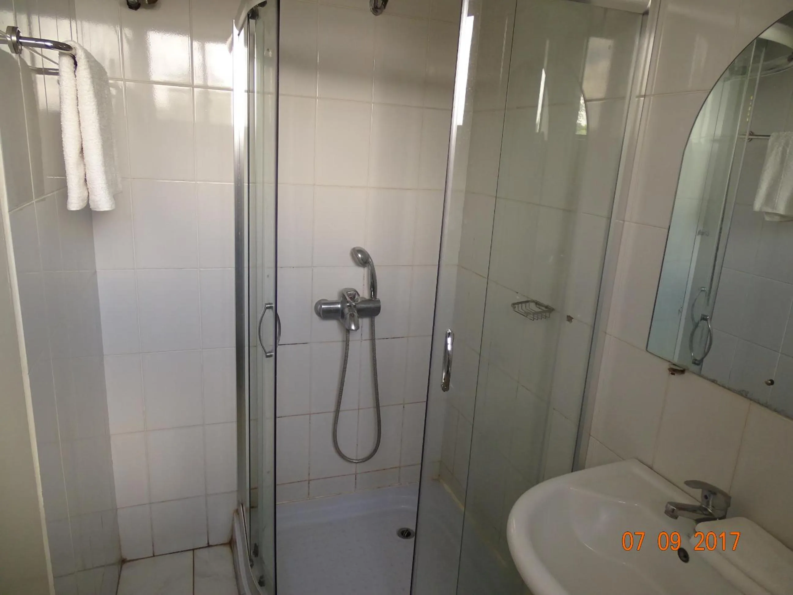 Shower in Panama Inn Moshi