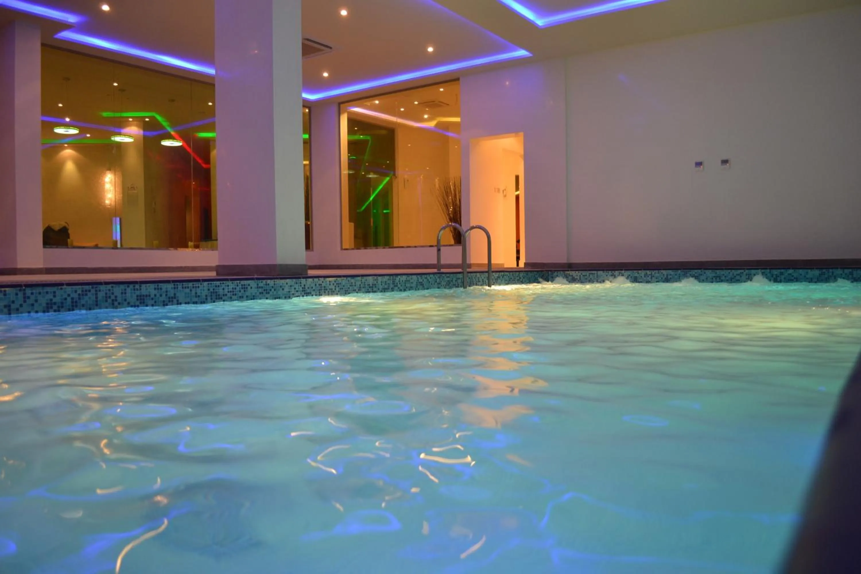 Pool view in Golden Tulip Hail