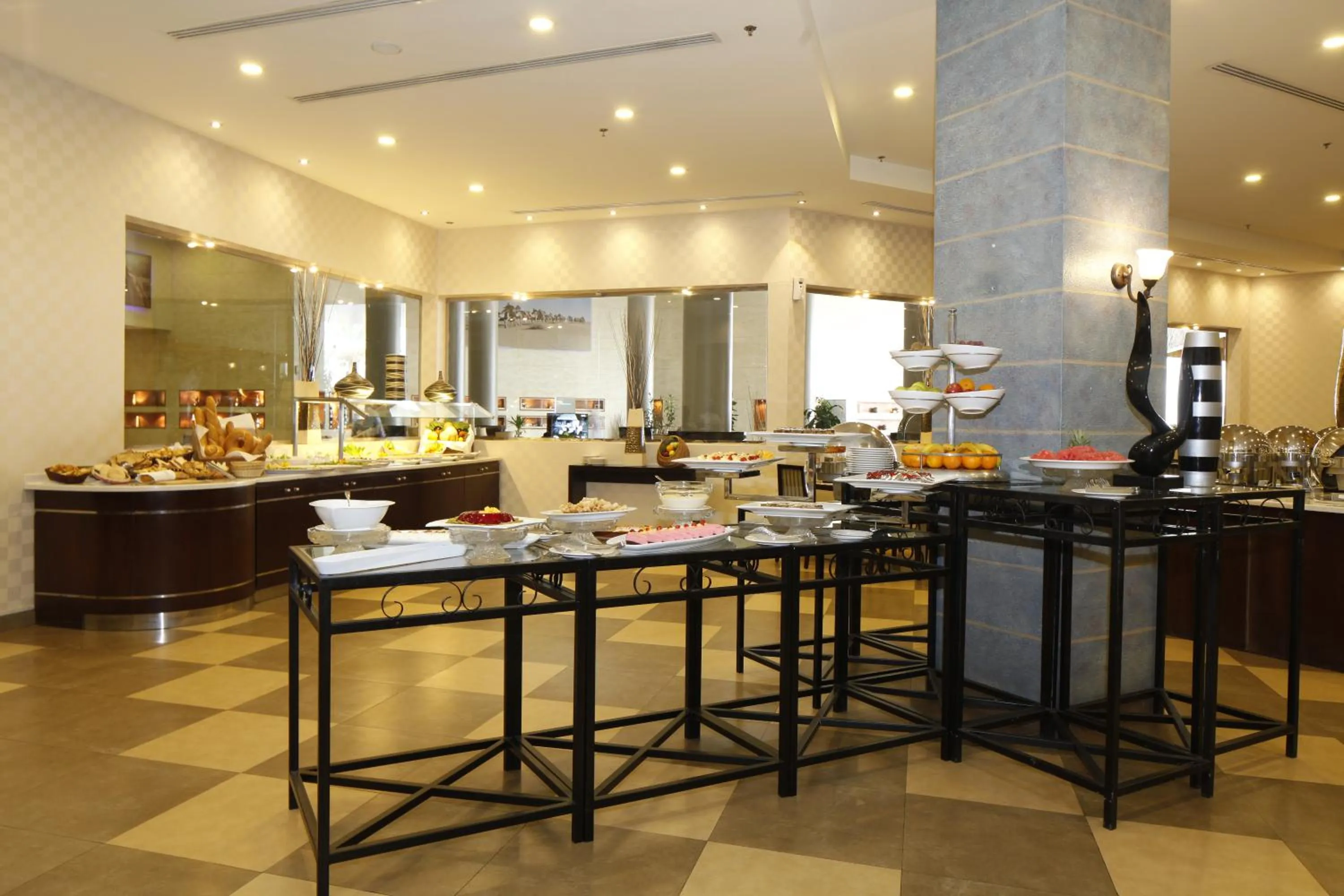 Restaurant/places to eat in Golden Tulip Hail