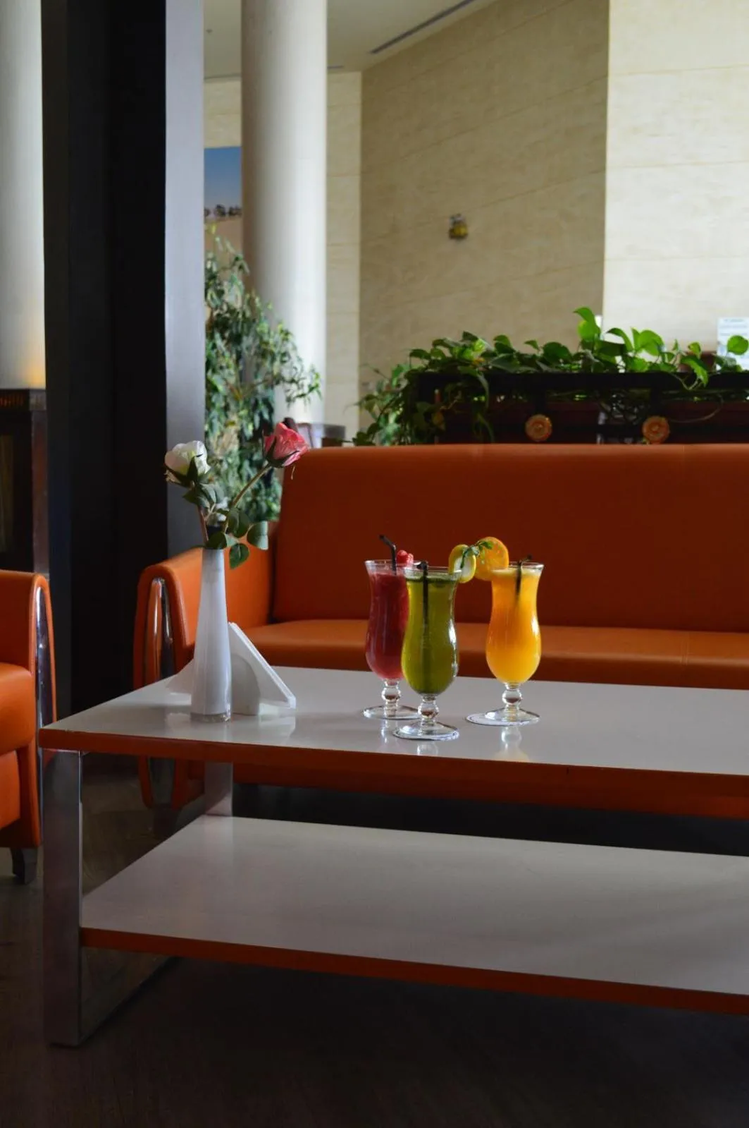 Food and drinks in Golden Tulip Hail