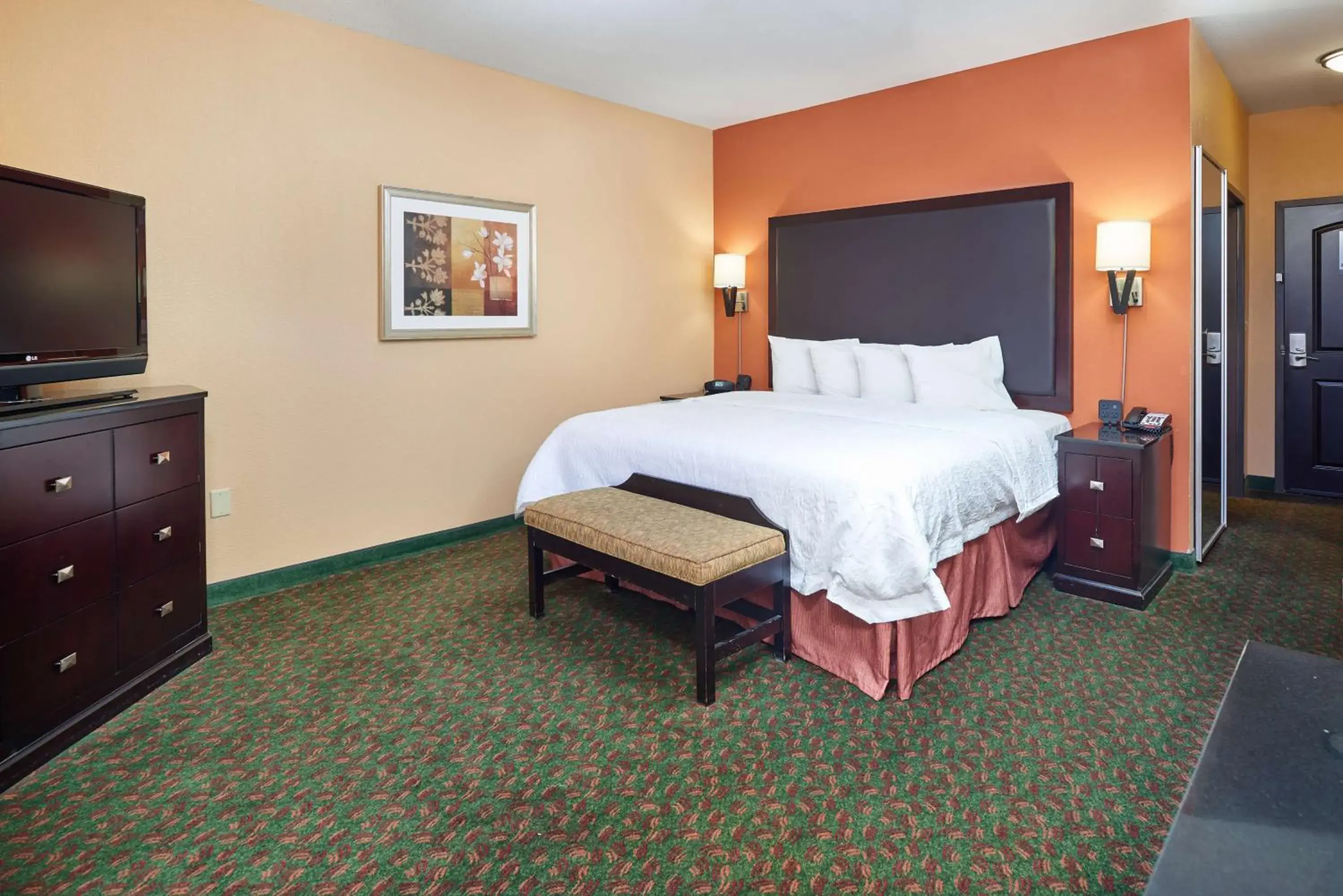 King Room with King Bed - Non-Smoking in Hampton Inn & Suites Waco-South King Room with King Bed - Non-Smoking in Hampton Inn & Suites Waco-South