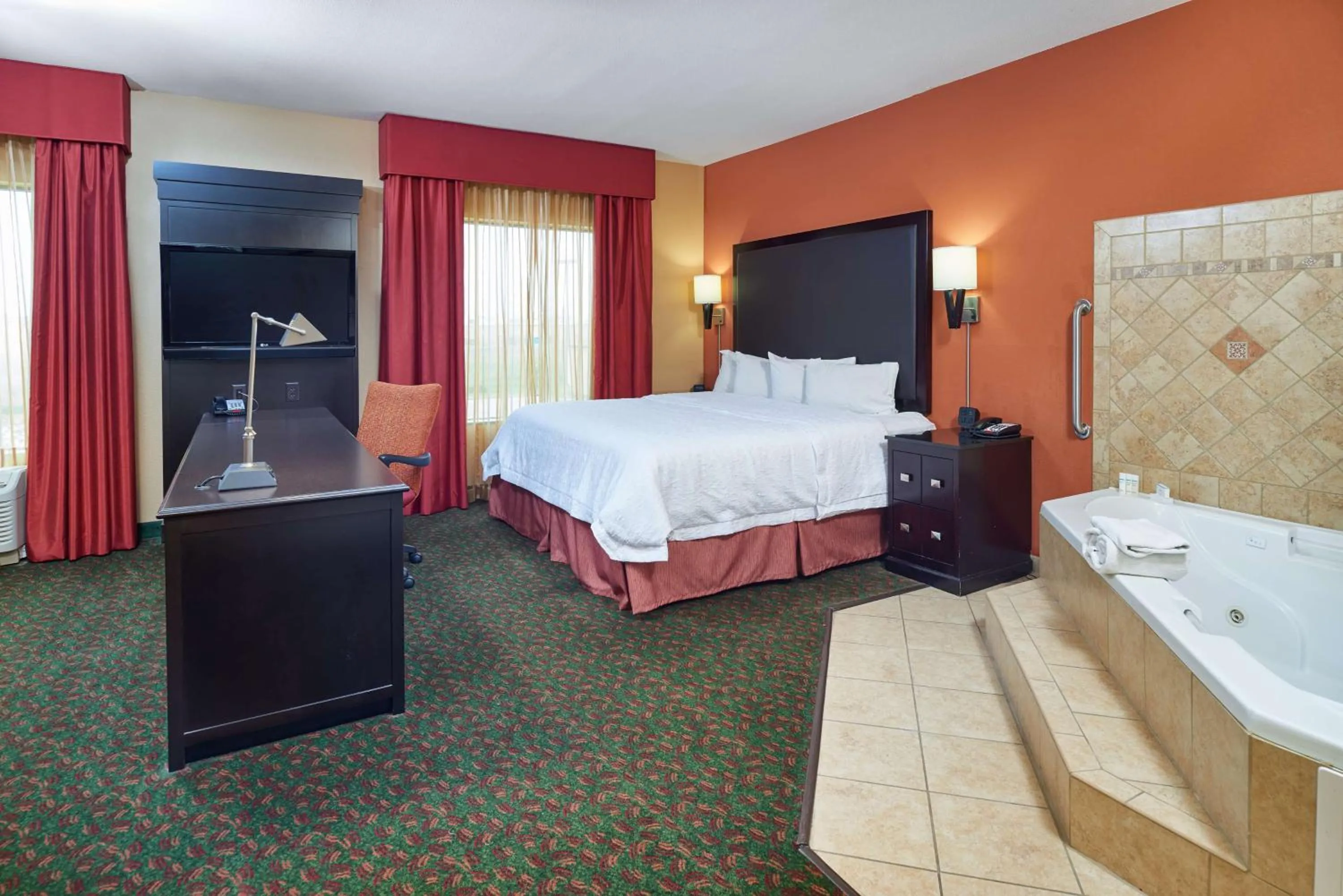 Bedroom, Bed in Hampton Inn & Suites Waco-South