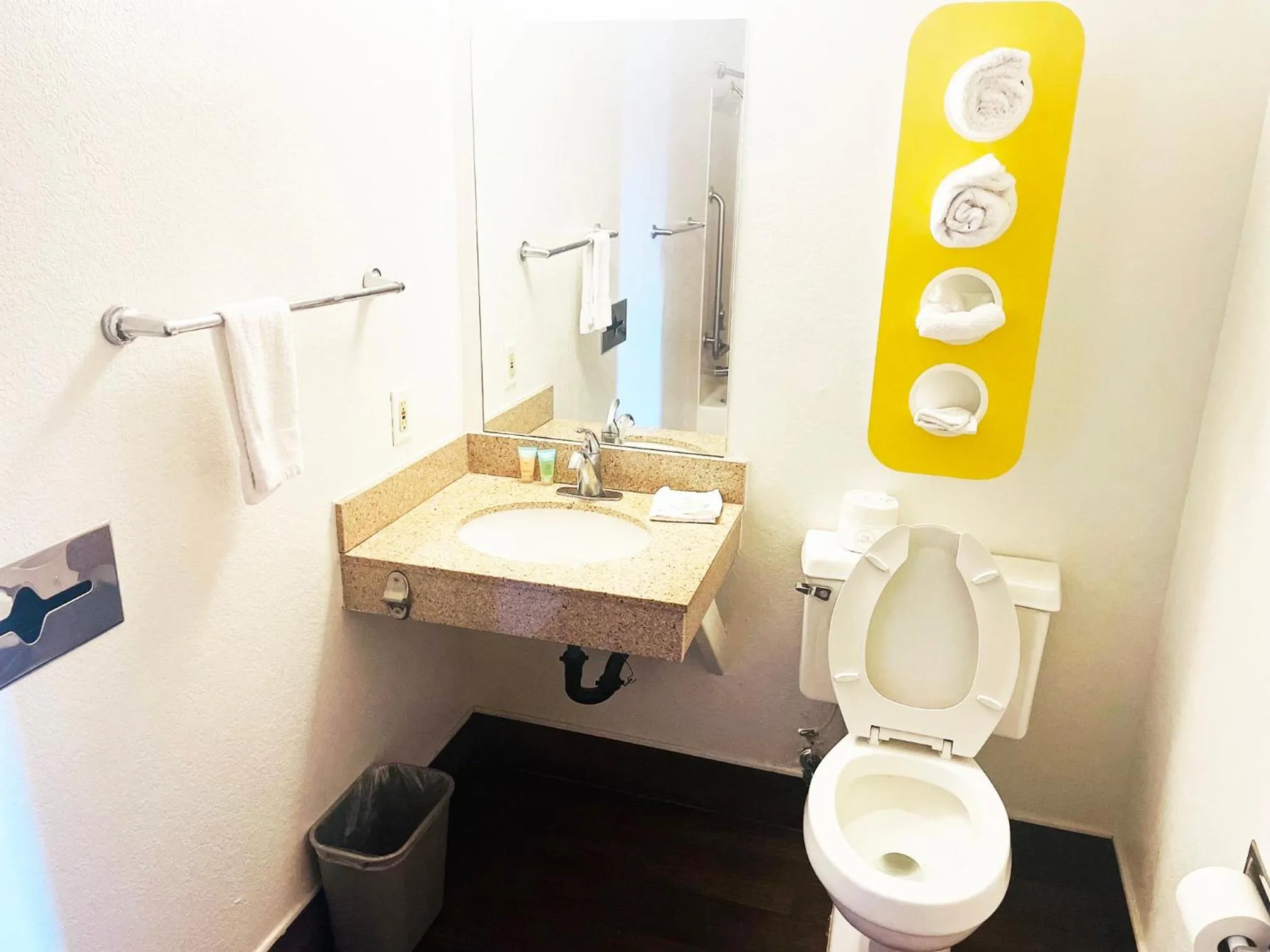 Toilet in Willow Lodge Willoughby Cleveland