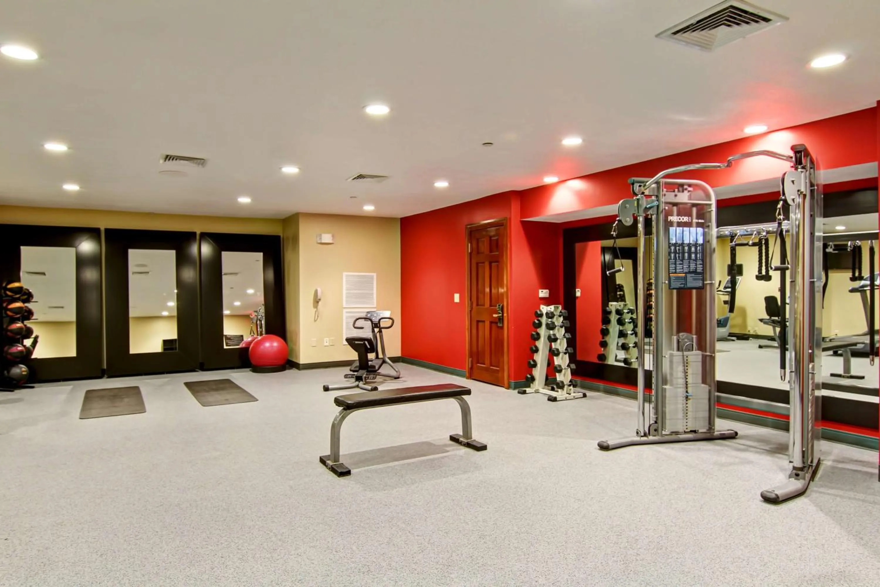 Fitness centre/facilities in Homewood Suites by Hilton Stratford
