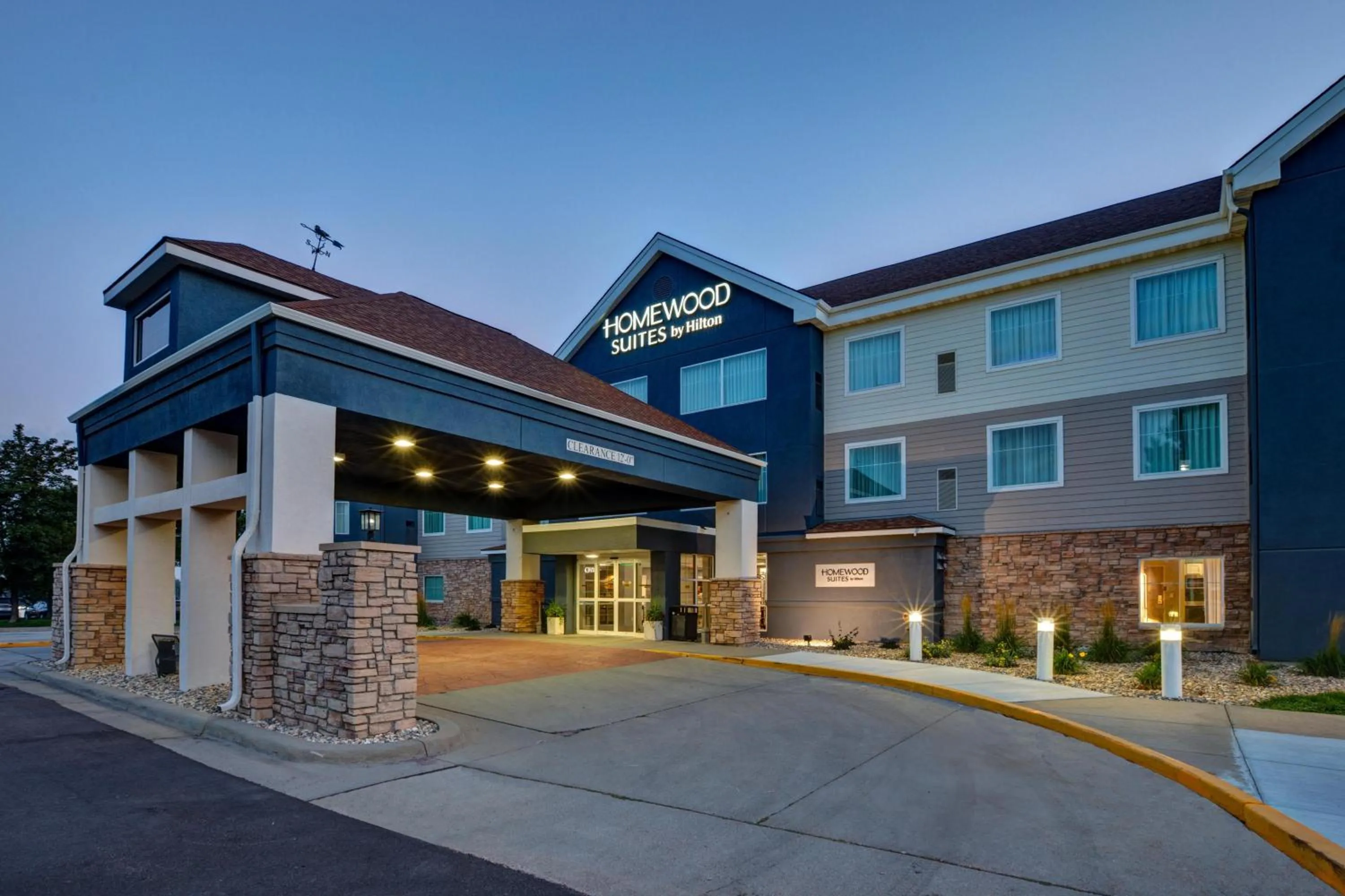 Property building in Homewood Suites by Hilton Sioux Falls