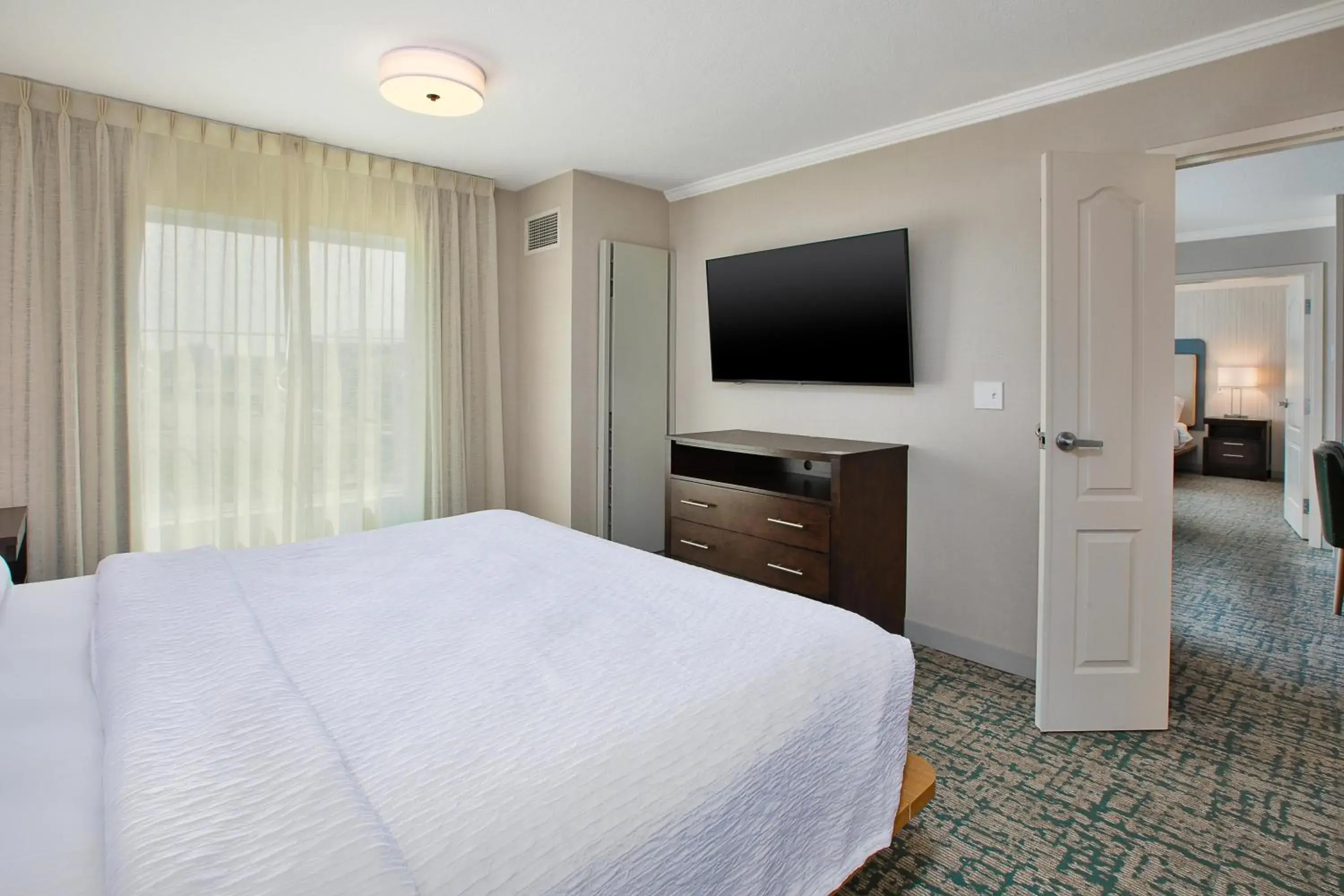 King Suite - Mobility Access/Non-Smoking in Homewood Suites by Hilton Sioux Falls King Suite - Mobility Access/Non-Smoking in Homewood Suites by Hilton Sioux Falls