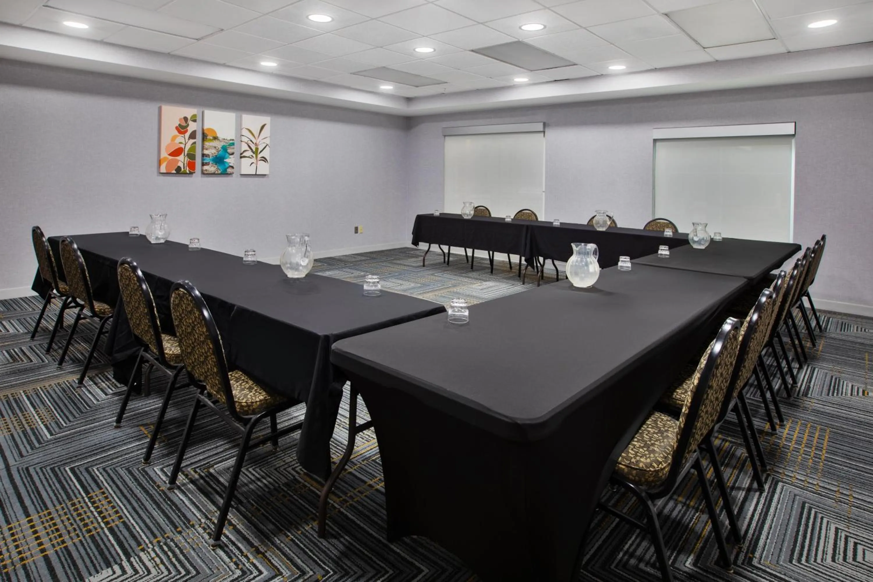Meeting/conference room in Homewood Suites by Hilton Sioux Falls