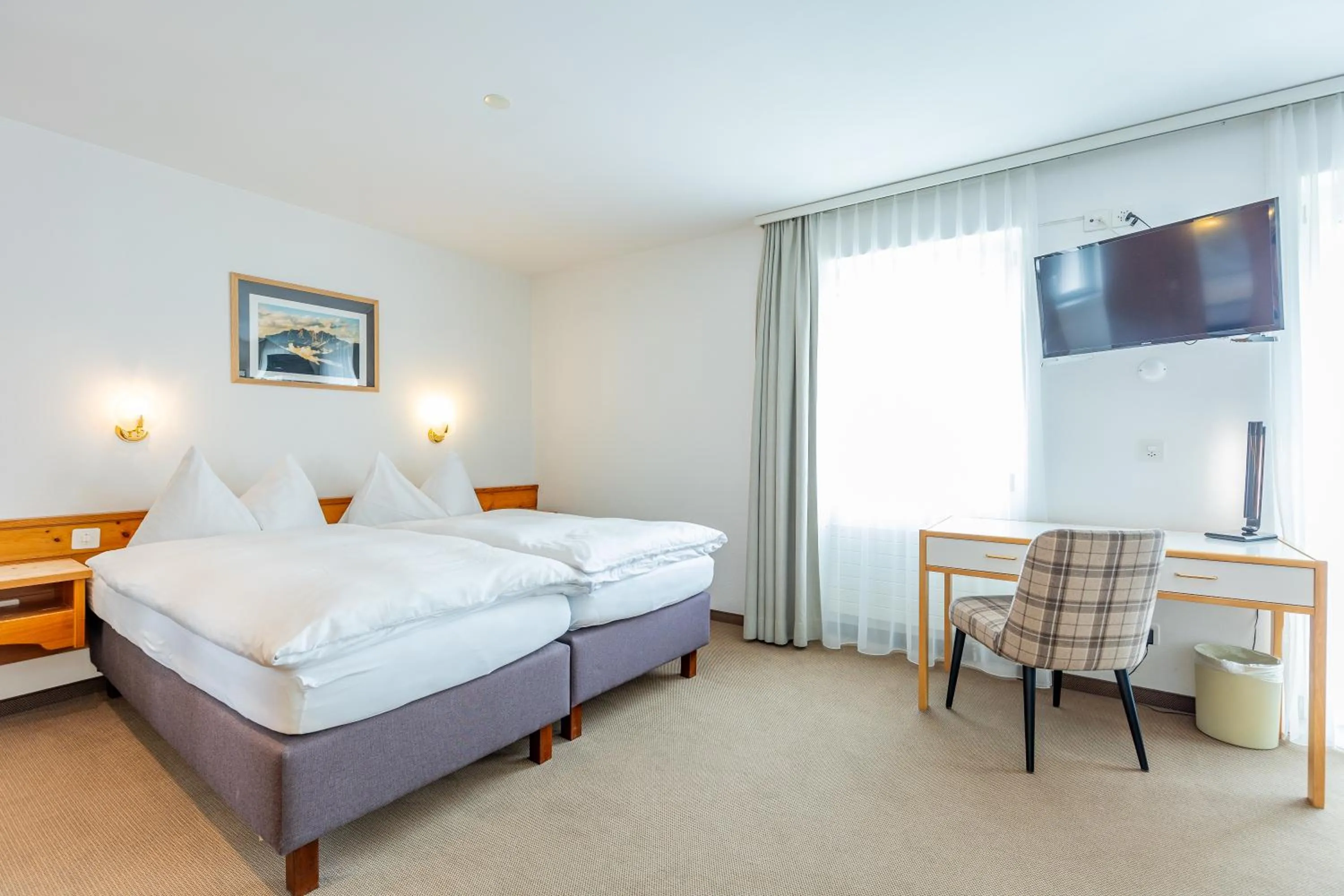 Photo of the whole room, Bed in Hotel Dischma