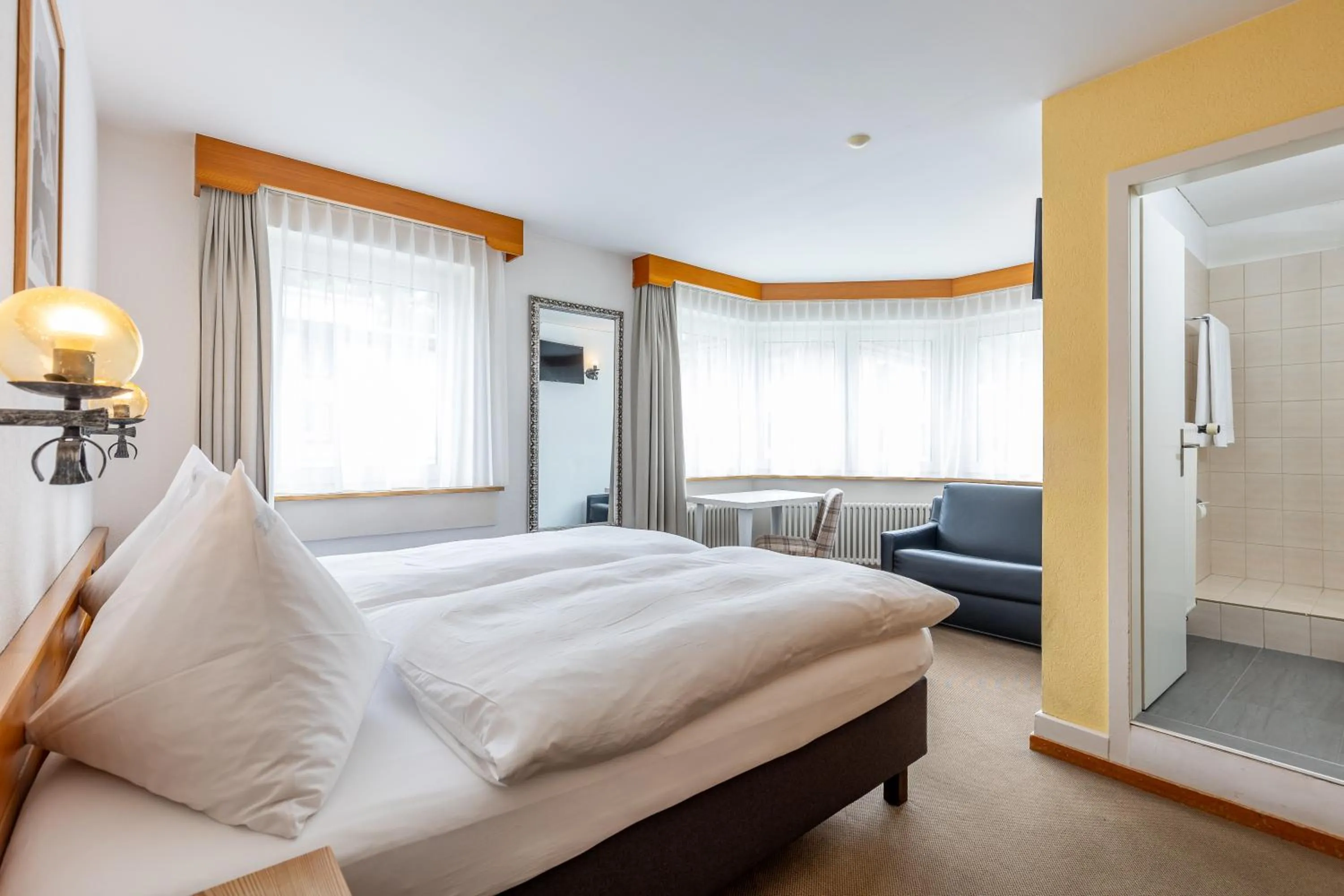 Photo of the whole room, Bed in Hotel Dischma