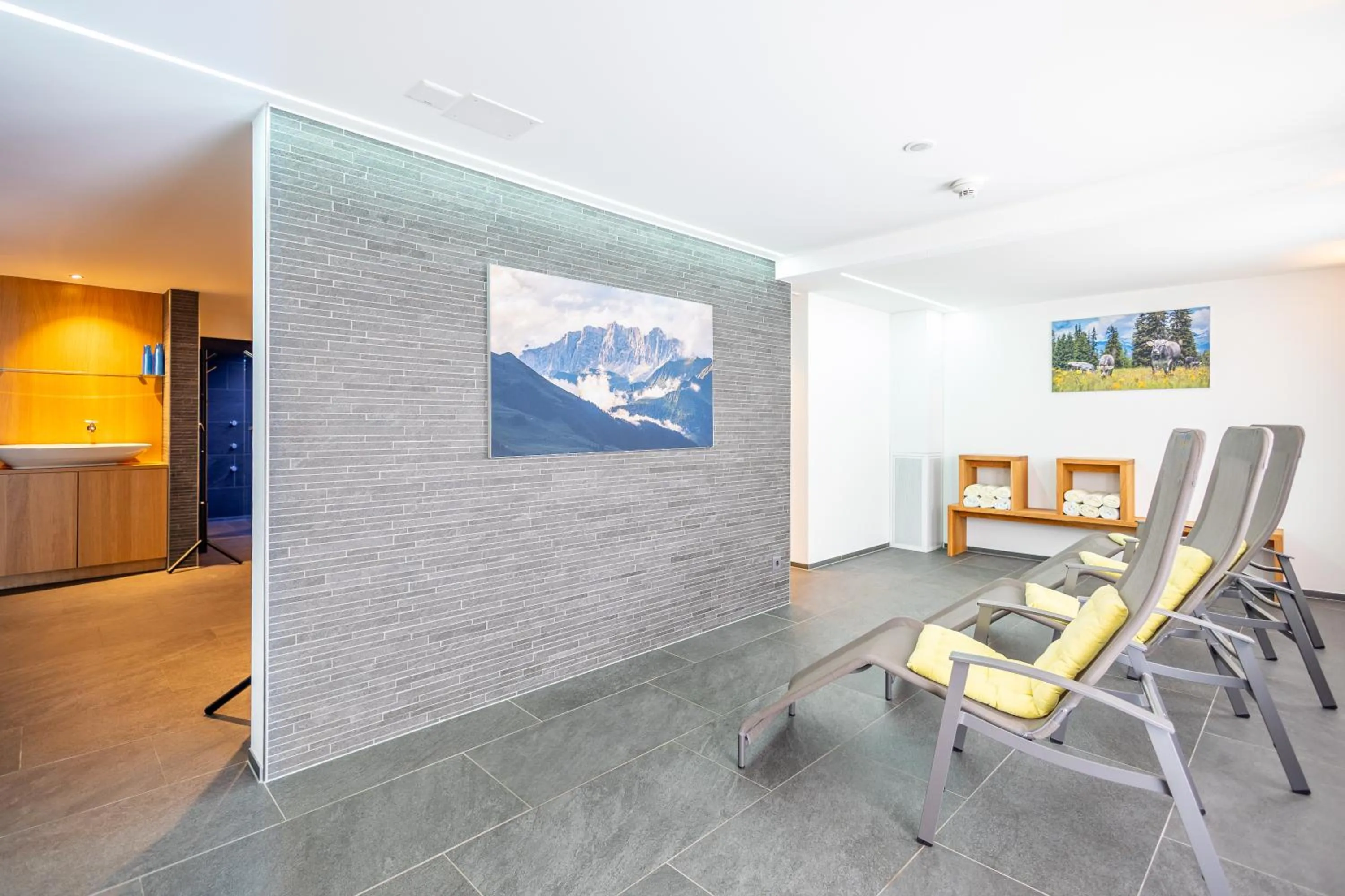 Spa and wellness centre/facilities in Hotel Dischma