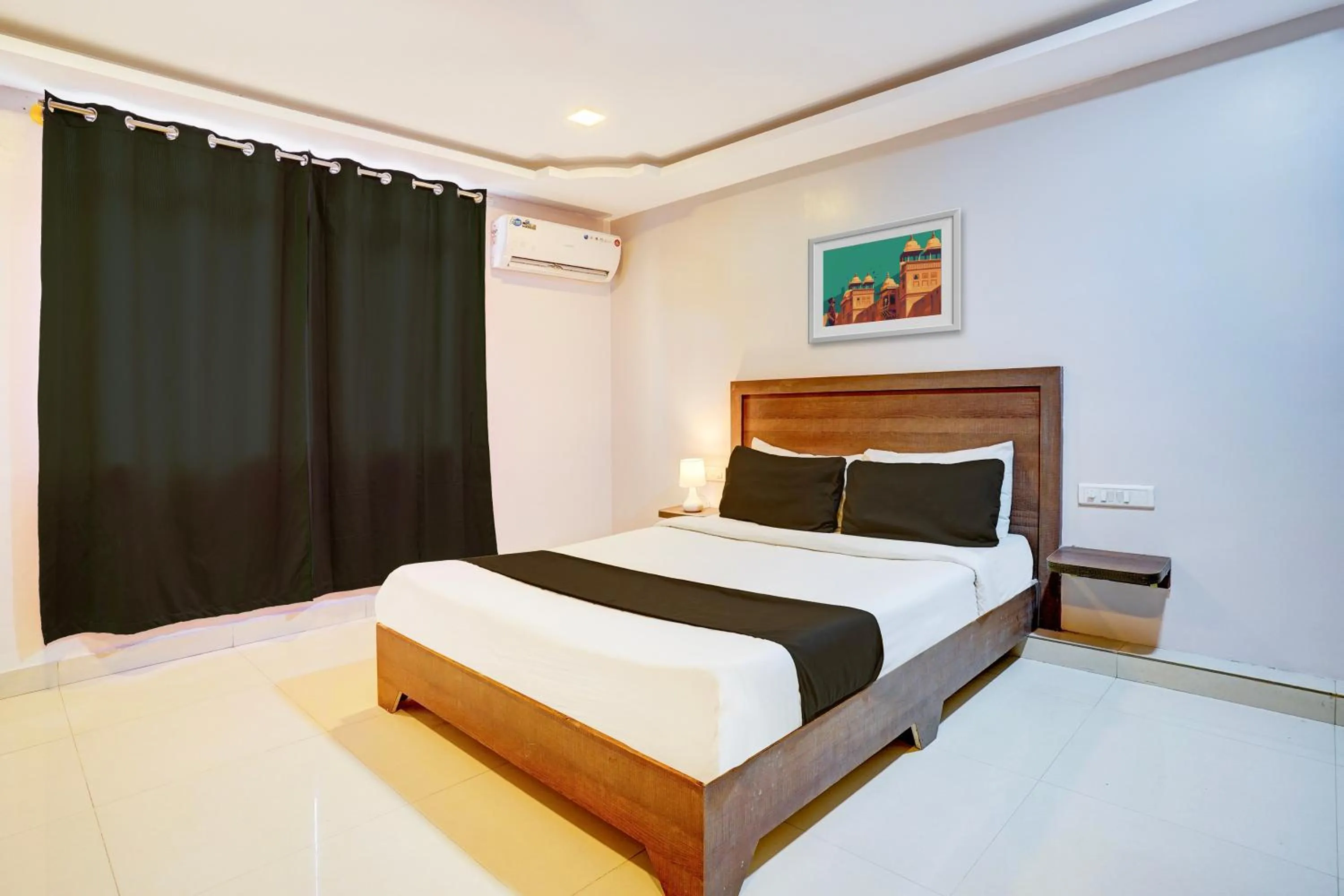 Bedroom, Bed in Super Hotel O Cricotel