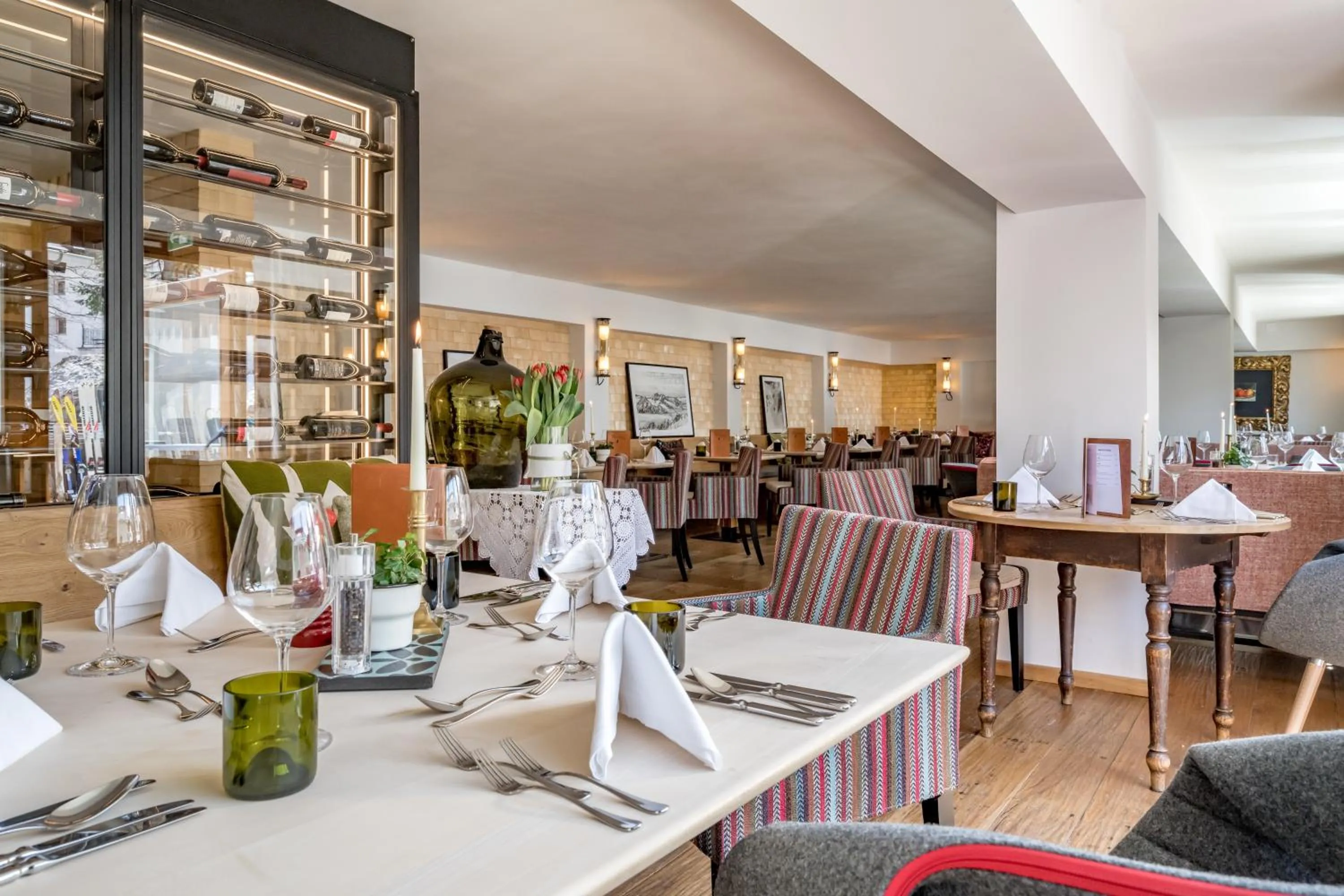 Restaurant/places to eat in Mondschein Hotel & Chalet Ski-In Ski-Out Luxus am Arlberg