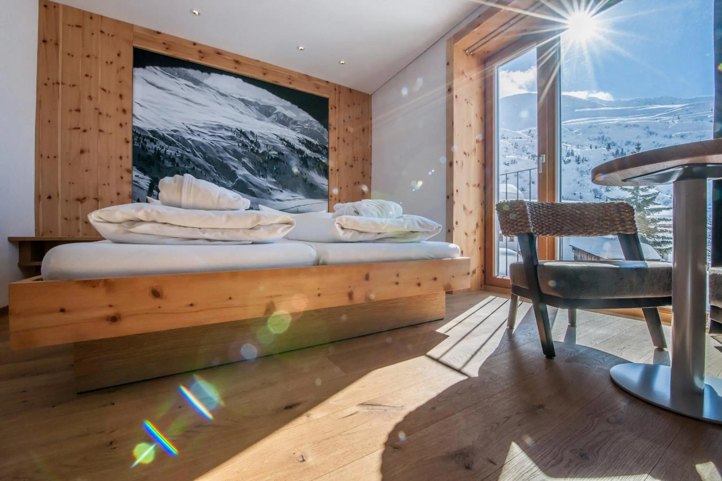 Photo of the whole room, Bed in Mondschein Hotel & Chalet Ski-In Ski-Out Luxus am Arlberg