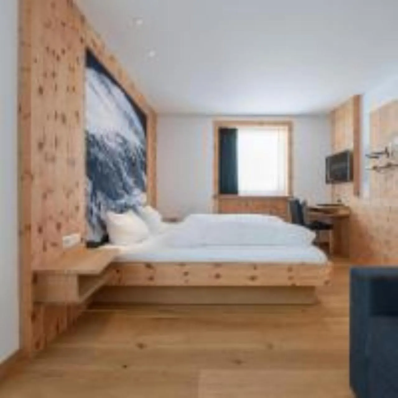 Bedroom, Bed in Mondschein Hotel & Chalet Ski-In Ski-Out Luxus am Arlberg