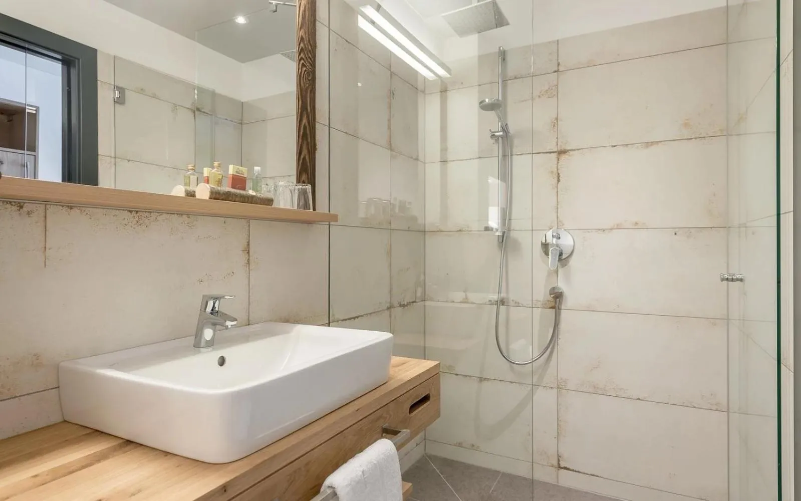 Bathroom in Mondschein Hotel & Chalet Ski-In Ski-Out Luxus am Arlberg