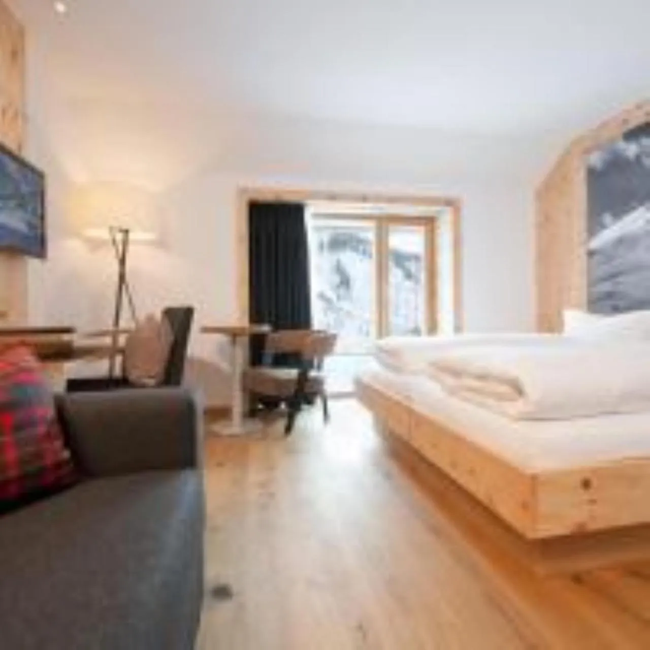 Bedroom, Bed in Mondschein Hotel & Chalet Ski-In Ski-Out Luxus am Arlberg
