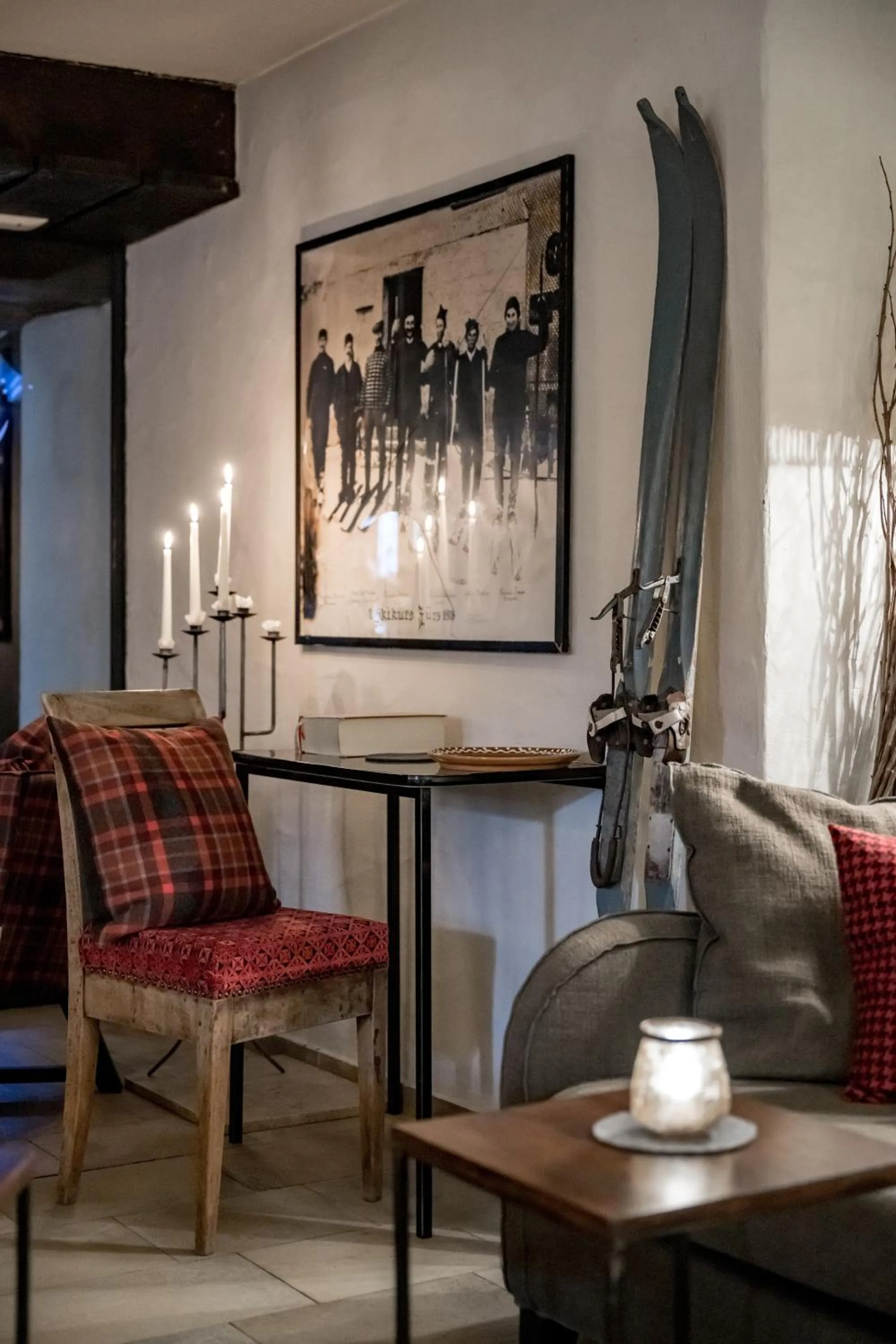 Lounge or bar in Mondschein Hotel & Chalet Ski-In Ski-Out Luxus am Arlberg