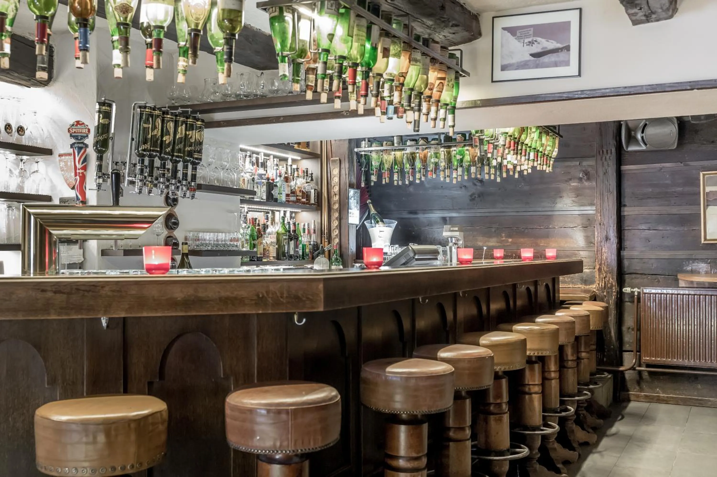 Lounge or bar in Mondschein Hotel & Chalet Ski-In Ski-Out Luxus am Arlberg