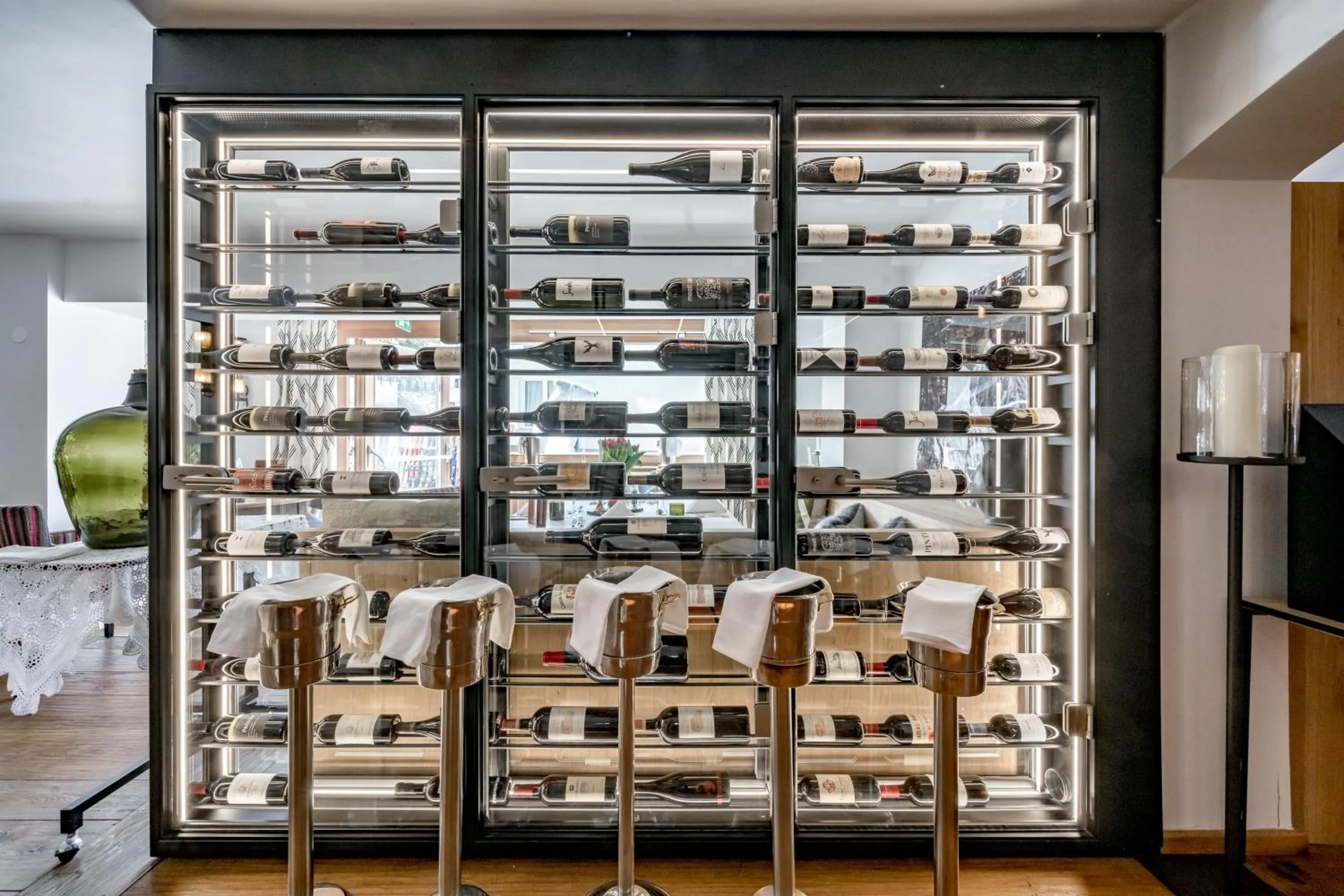 Restaurant/places to eat in Mondschein Hotel & Chalet Ski-In Ski-Out Luxus am Arlberg