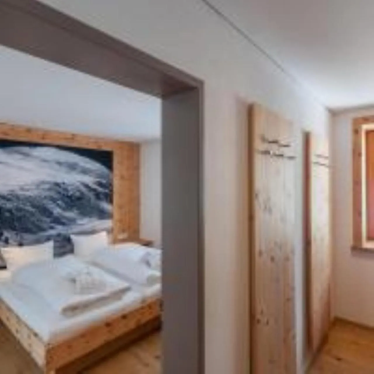 Bed in Mondschein Hotel & Chalet Ski-In Ski-Out Luxus am Arlberg