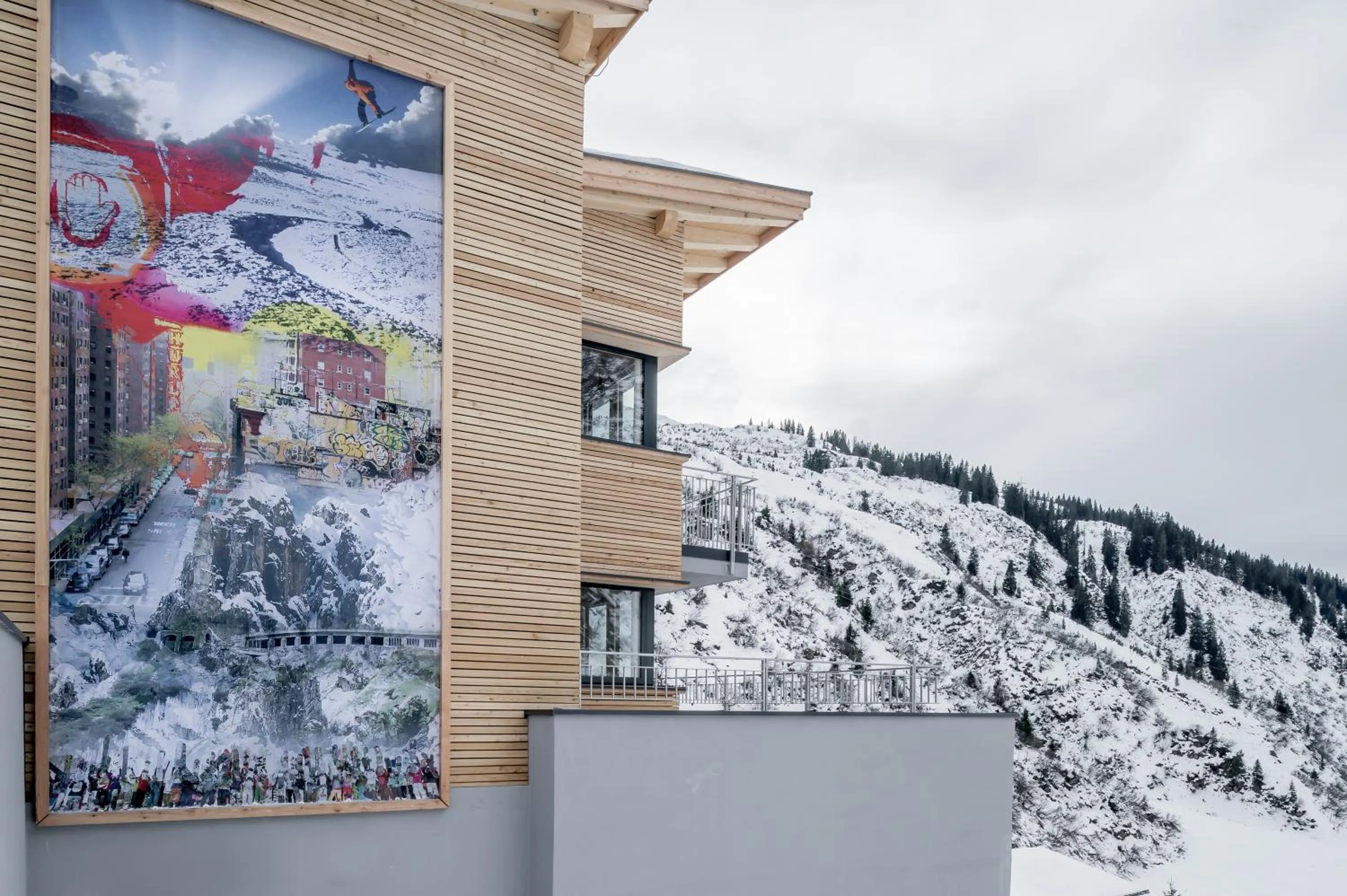 Property building in Mondschein Hotel & Chalet Ski-In Ski-Out Luxus am Arlberg