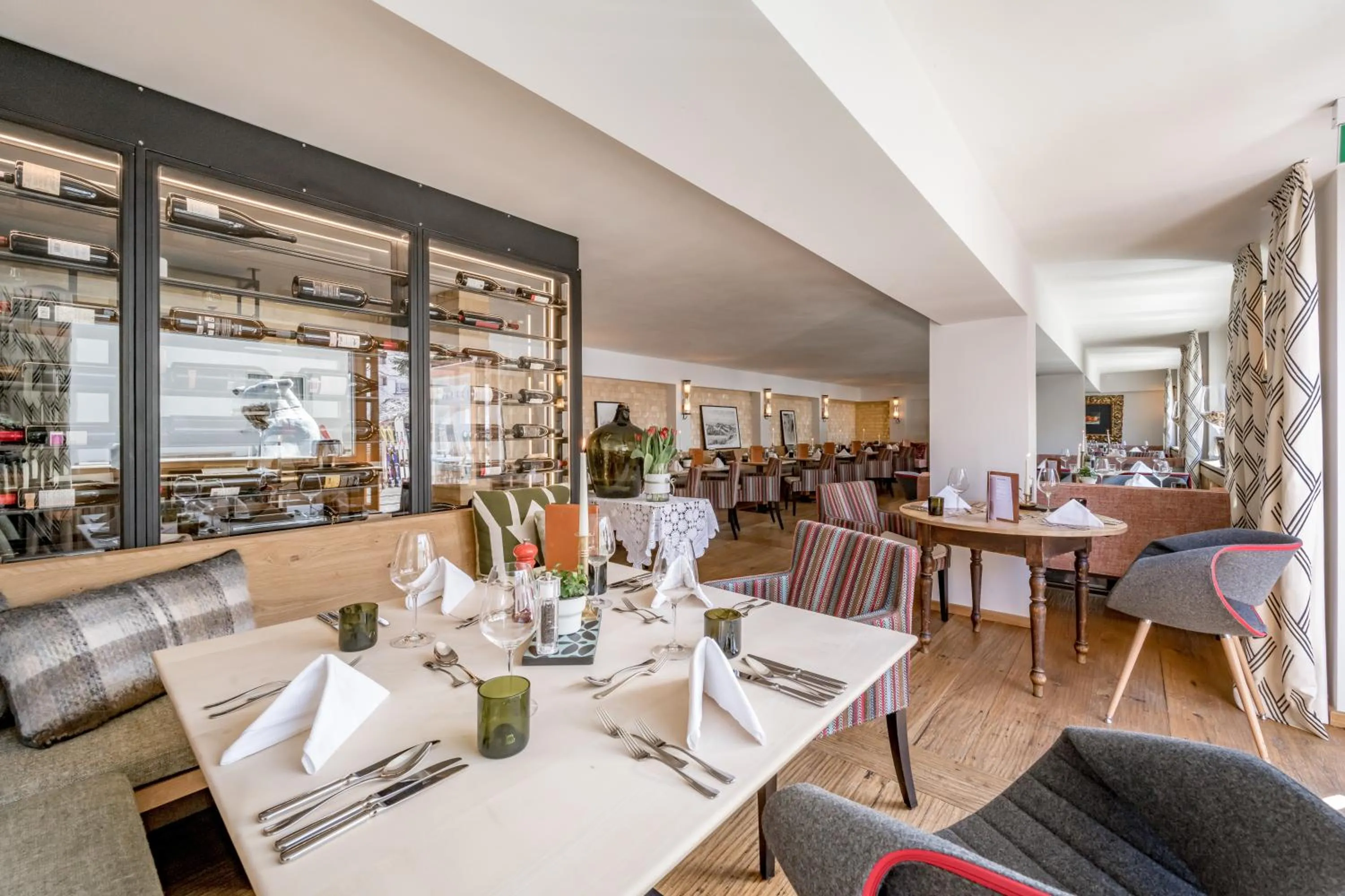 Restaurant/places to eat in Mondschein Hotel & Chalet Ski-In Ski-Out Luxus am Arlberg