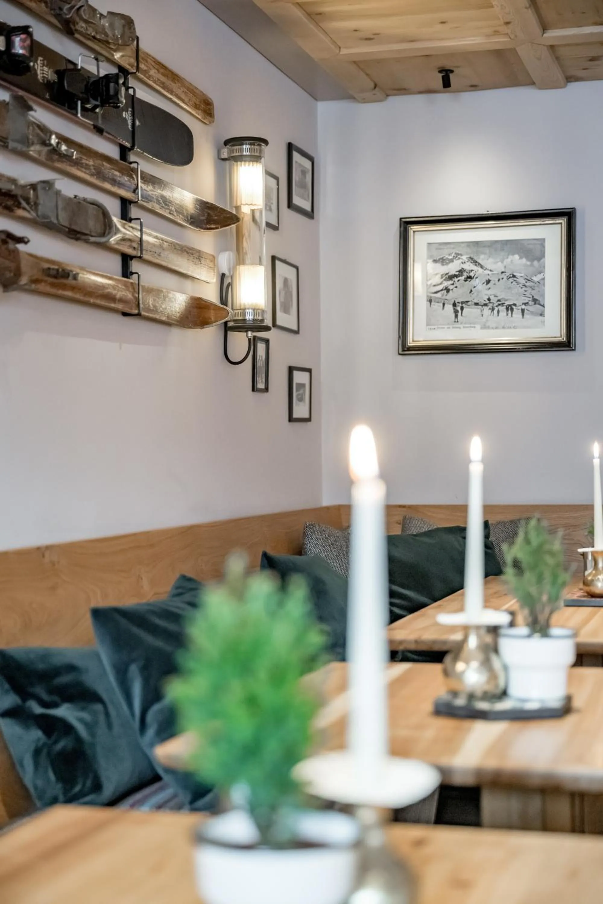 Restaurant/places to eat in Mondschein Hotel & Chalet Ski-In Ski-Out Luxus am Arlberg