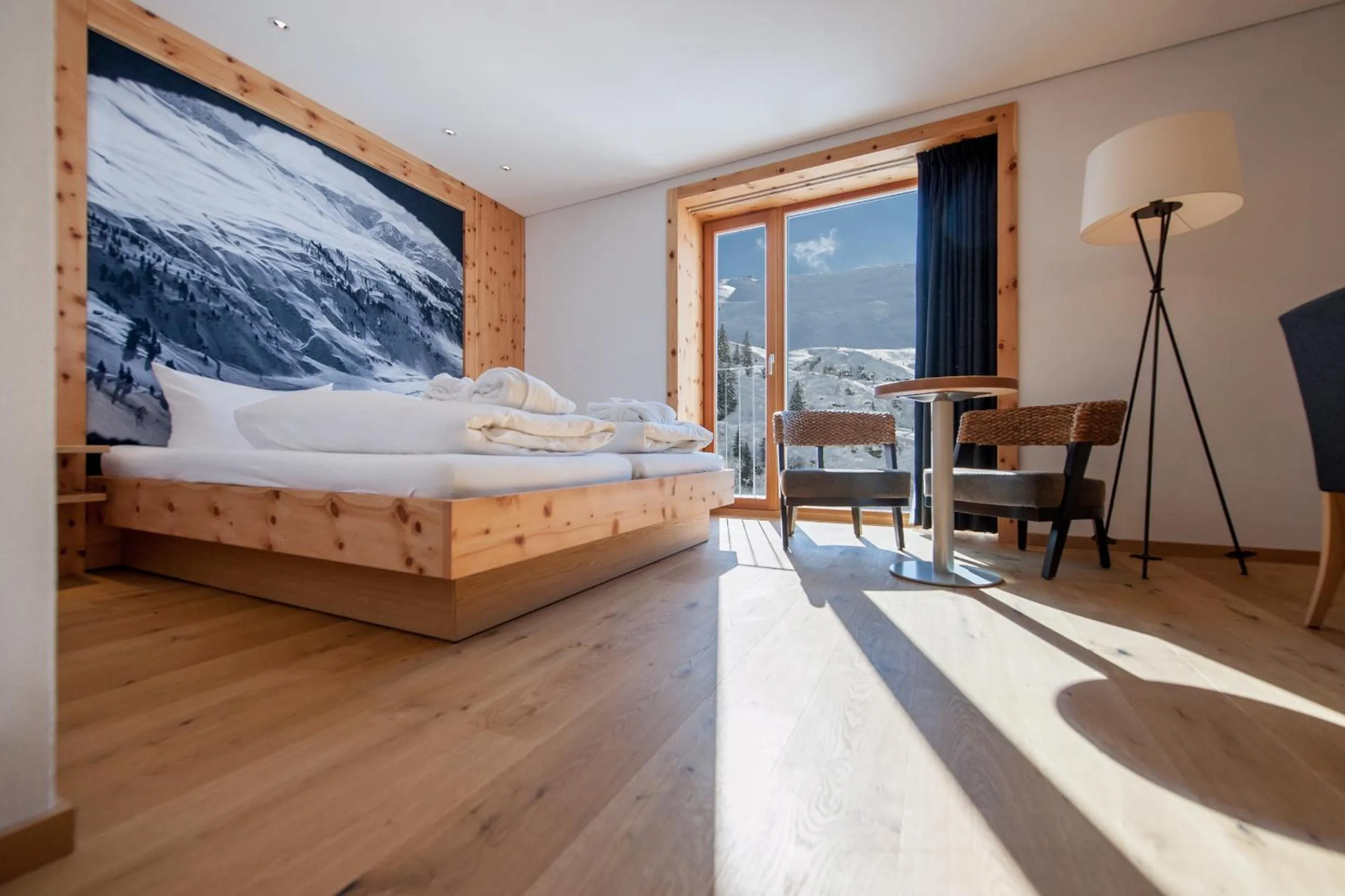 Photo of the whole room, Bed in Mondschein Hotel & Chalet Ski-In Ski-Out Luxus am Arlberg