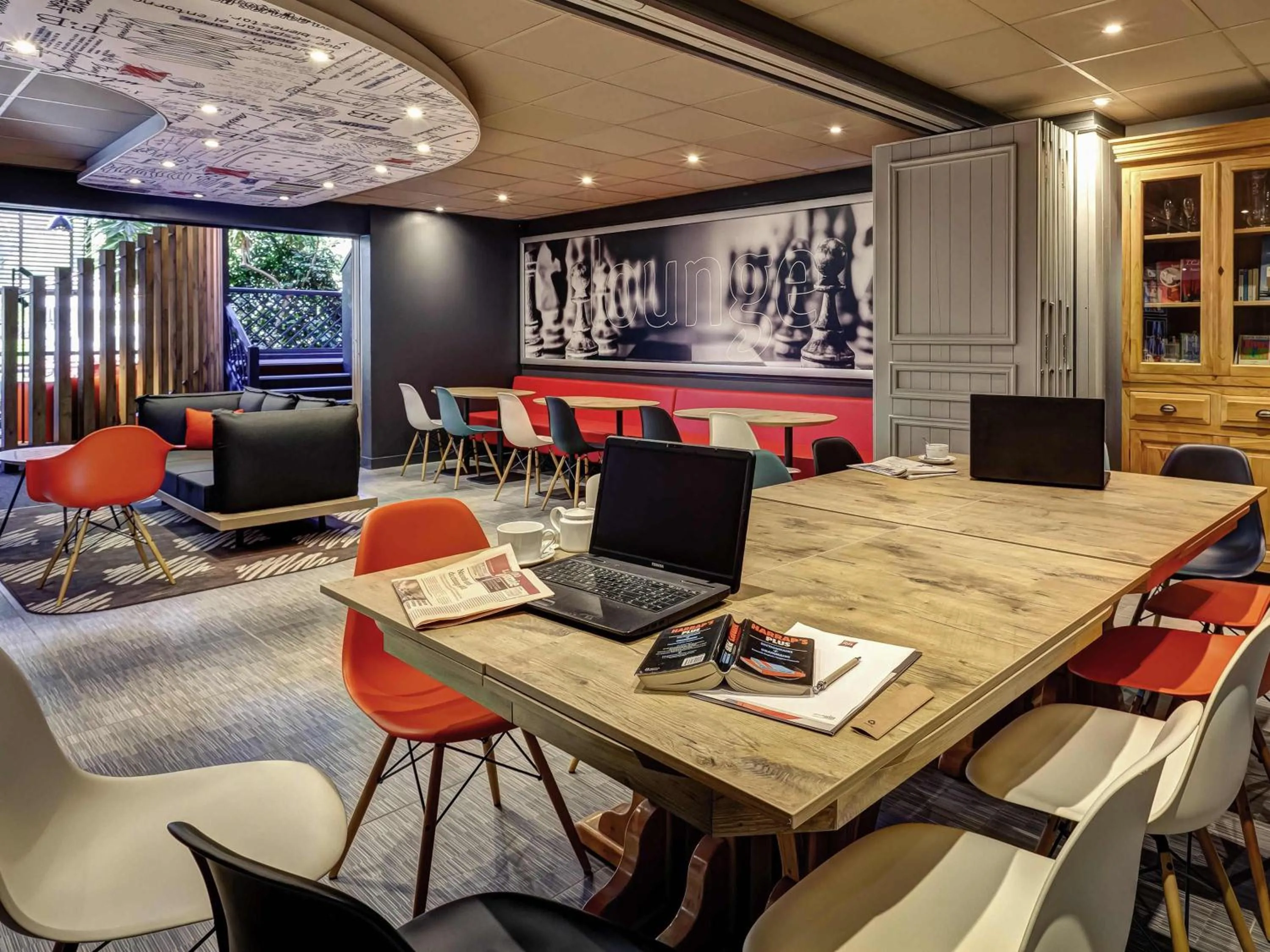 Property building in ibis Lyon Nord