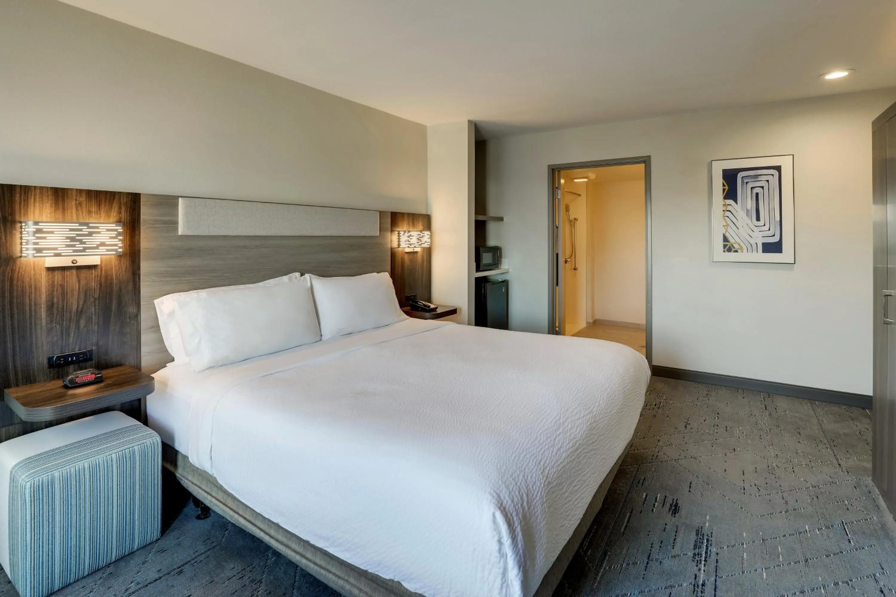 Photo of the whole room, Bed in Holiday Inn Express Hotel & Suites Branson 76 Central by IHG