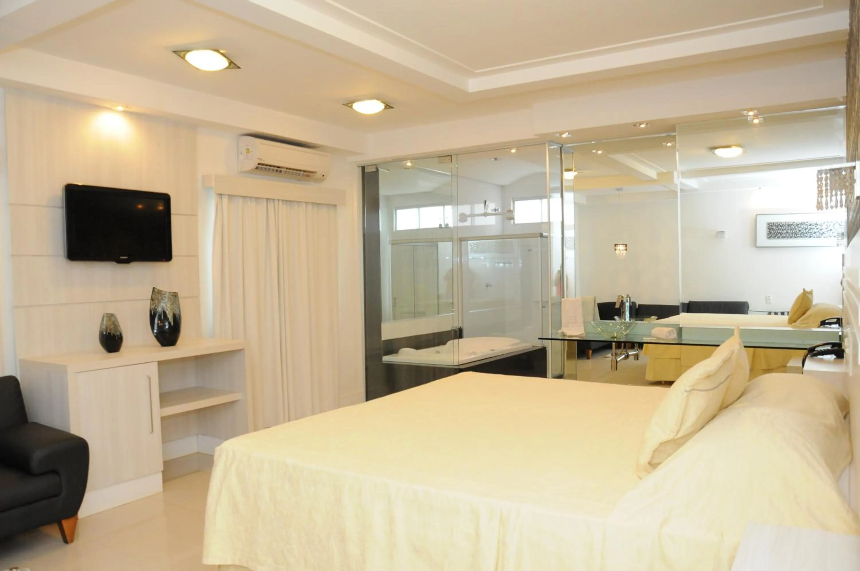 Bed in Fiesta Bahiana Club Hotel